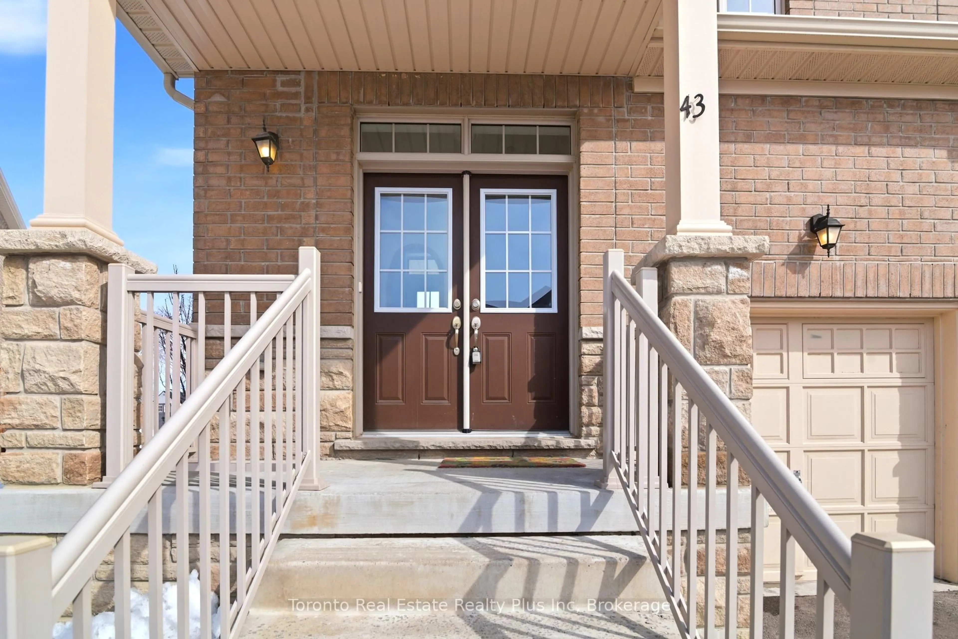 Indoor entryway for 43 Erintol Way, Markham Ontario L3S 3J5