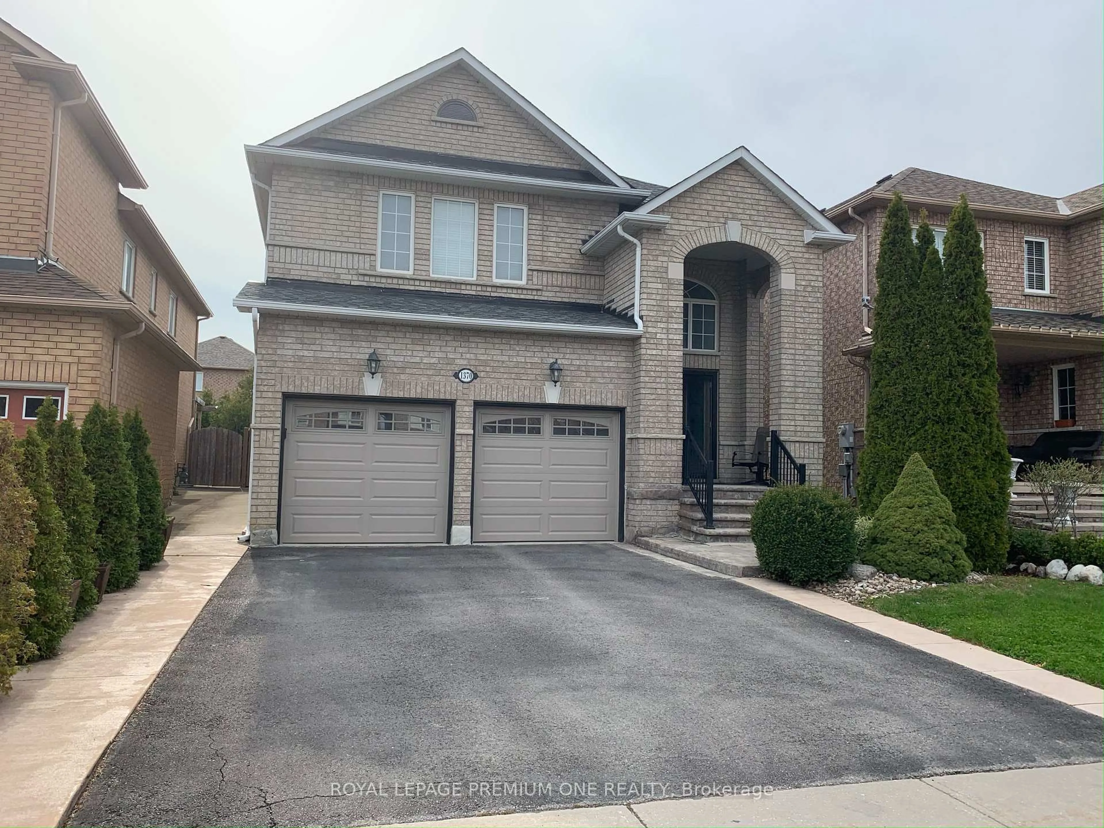 Home with brick exterior material, street for 1370 Clarence St, Vaughan Ontario L4H 1M7