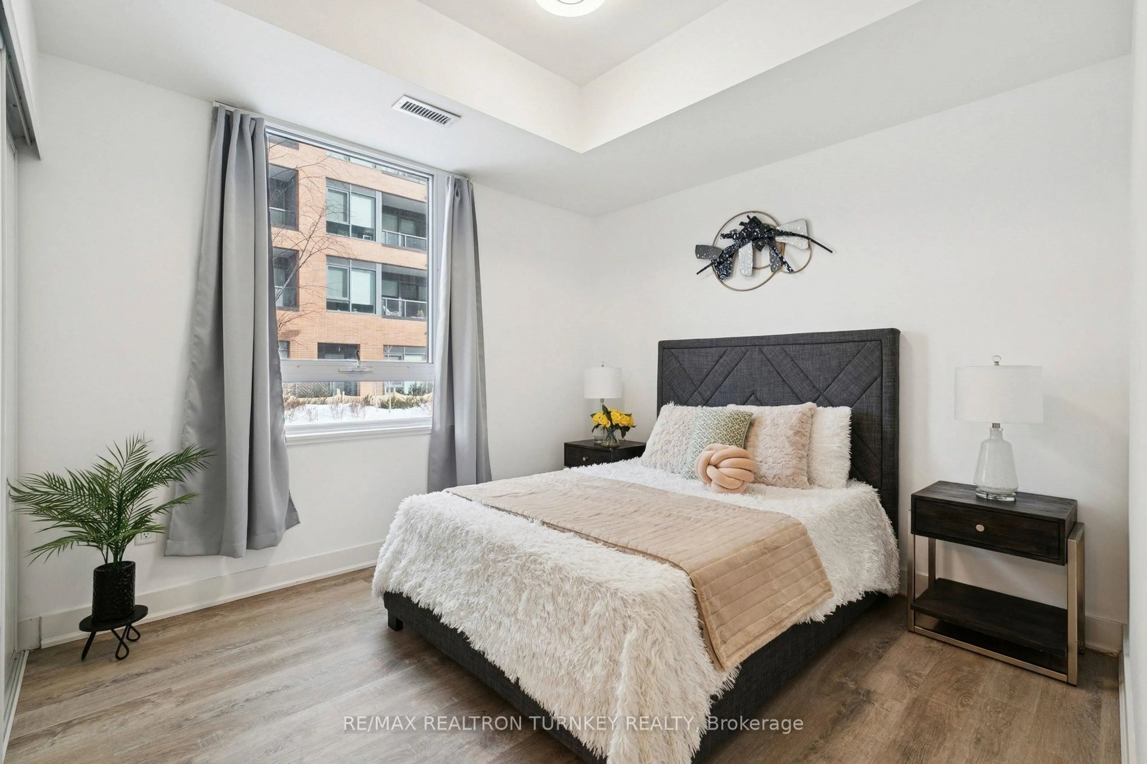 Bedroom with bed, unknown for 185 Deerfield Rd #018, Newmarket Ontario L3Y 0G7