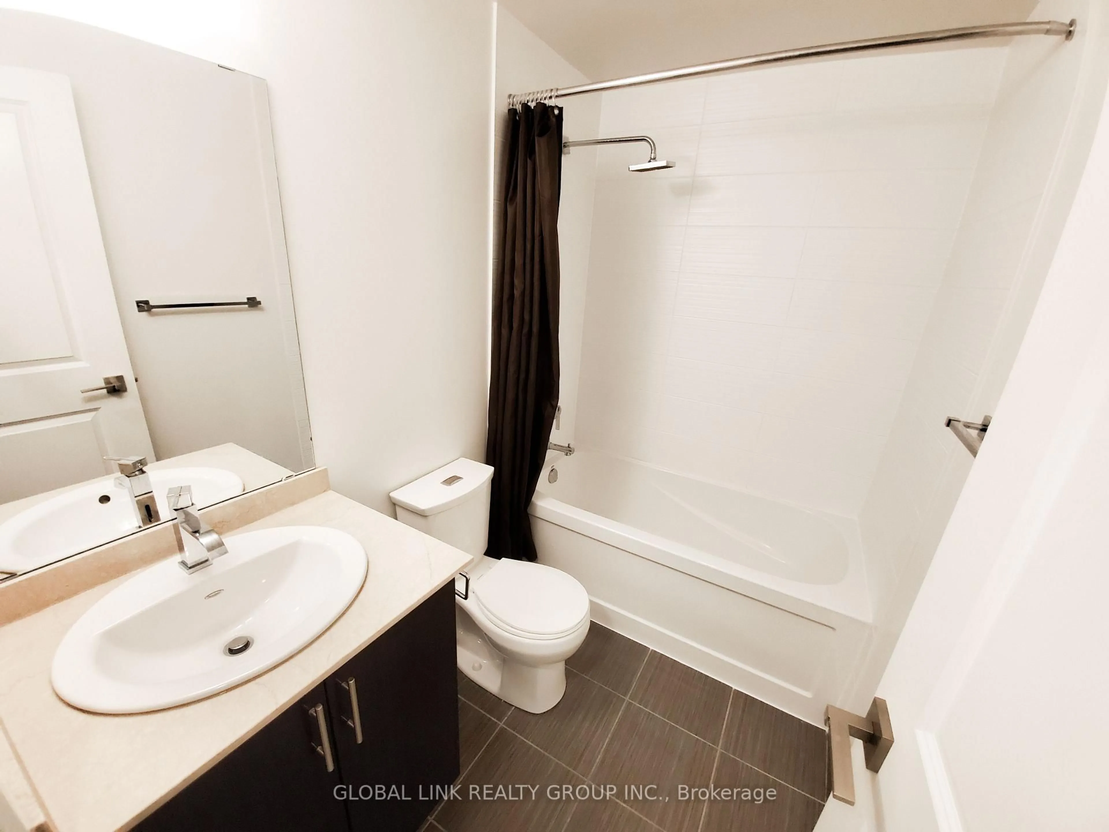 Standard bathroom, unknown for 7161 Yonge St #2632, Markham Ontario L3T 0C8