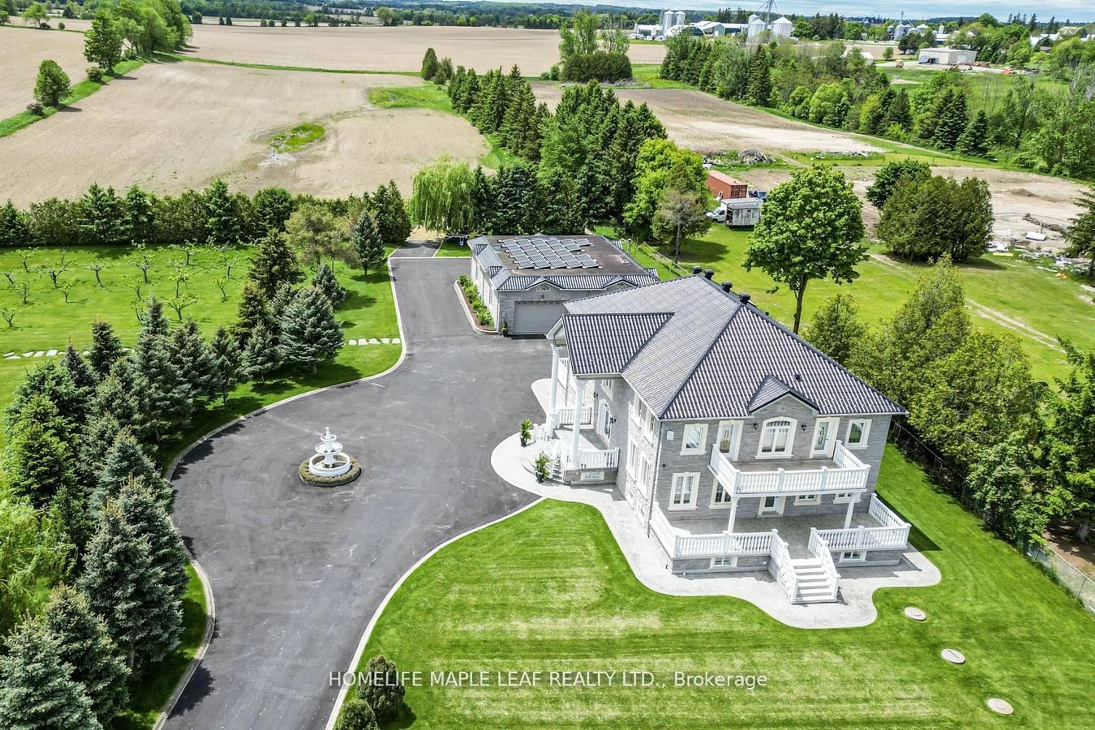 A pic from outside/outdoor area/front of a property/back of a property/a pic from drone, unknown for 2280 Highway 27, Bradford West Gwillimbury Ontario L3Z 2M8