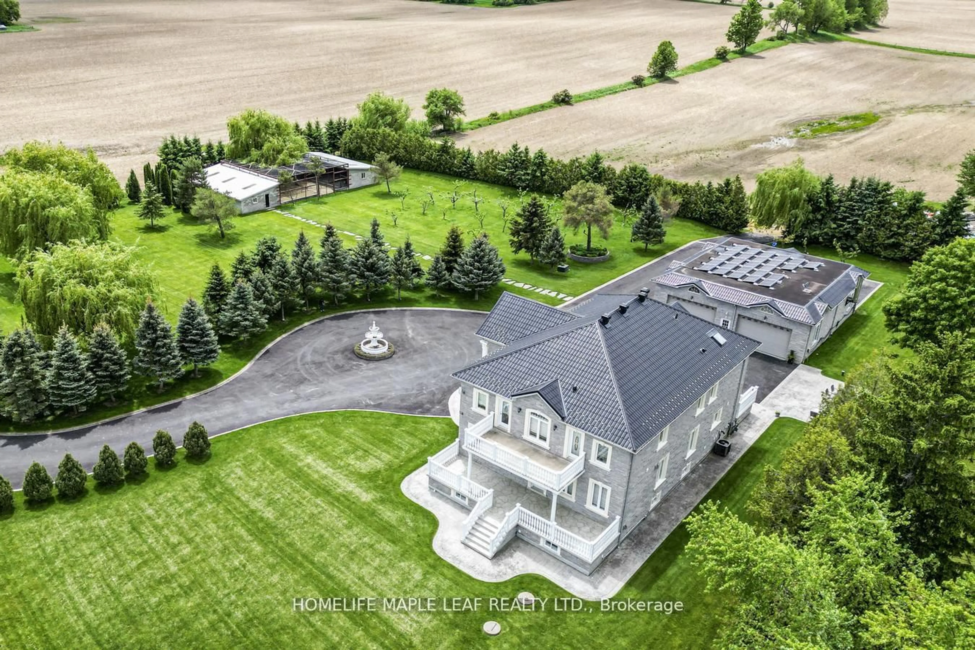 A pic from outside/outdoor area/front of a property/back of a property/a pic from drone, unknown for 2280 Highway 27, Bradford West Gwillimbury Ontario L3Z 2M8