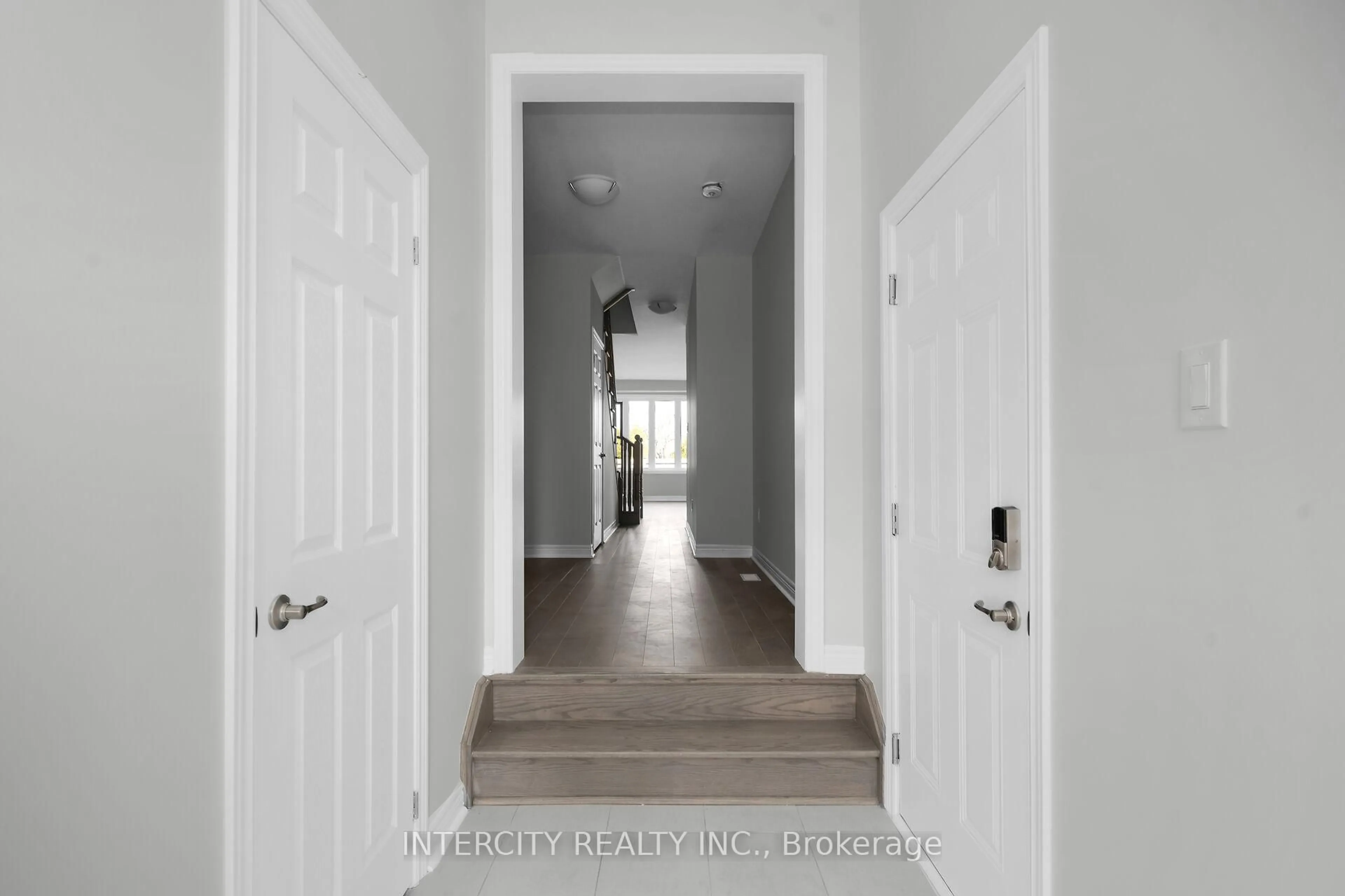 Indoor entryway for 55 Johann Dr, Markham Ontario L3S 0G5