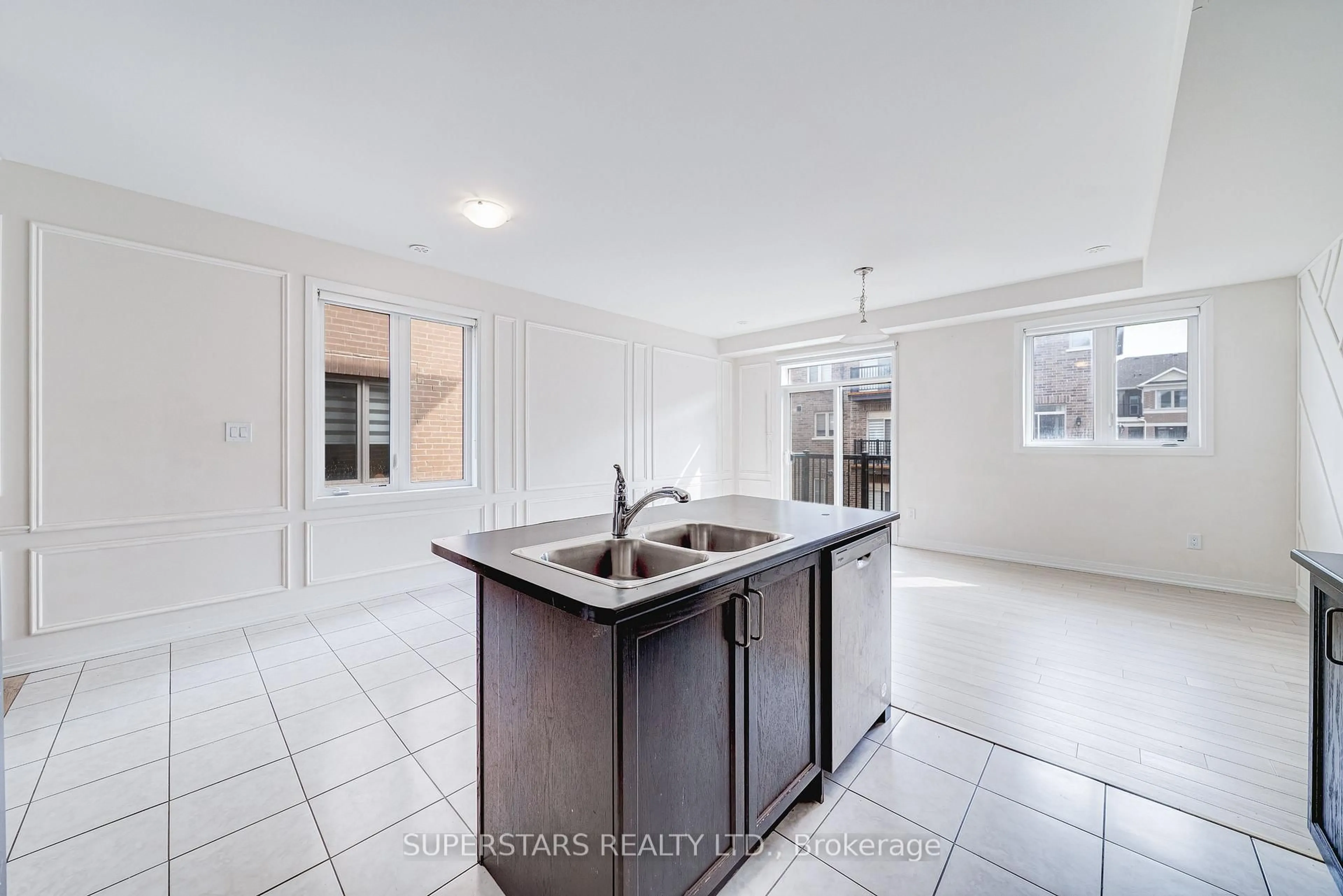 Open concept kitchen, ceramic/tile floor for 15 Sissons Way, Markham Ontario L6B 1R2