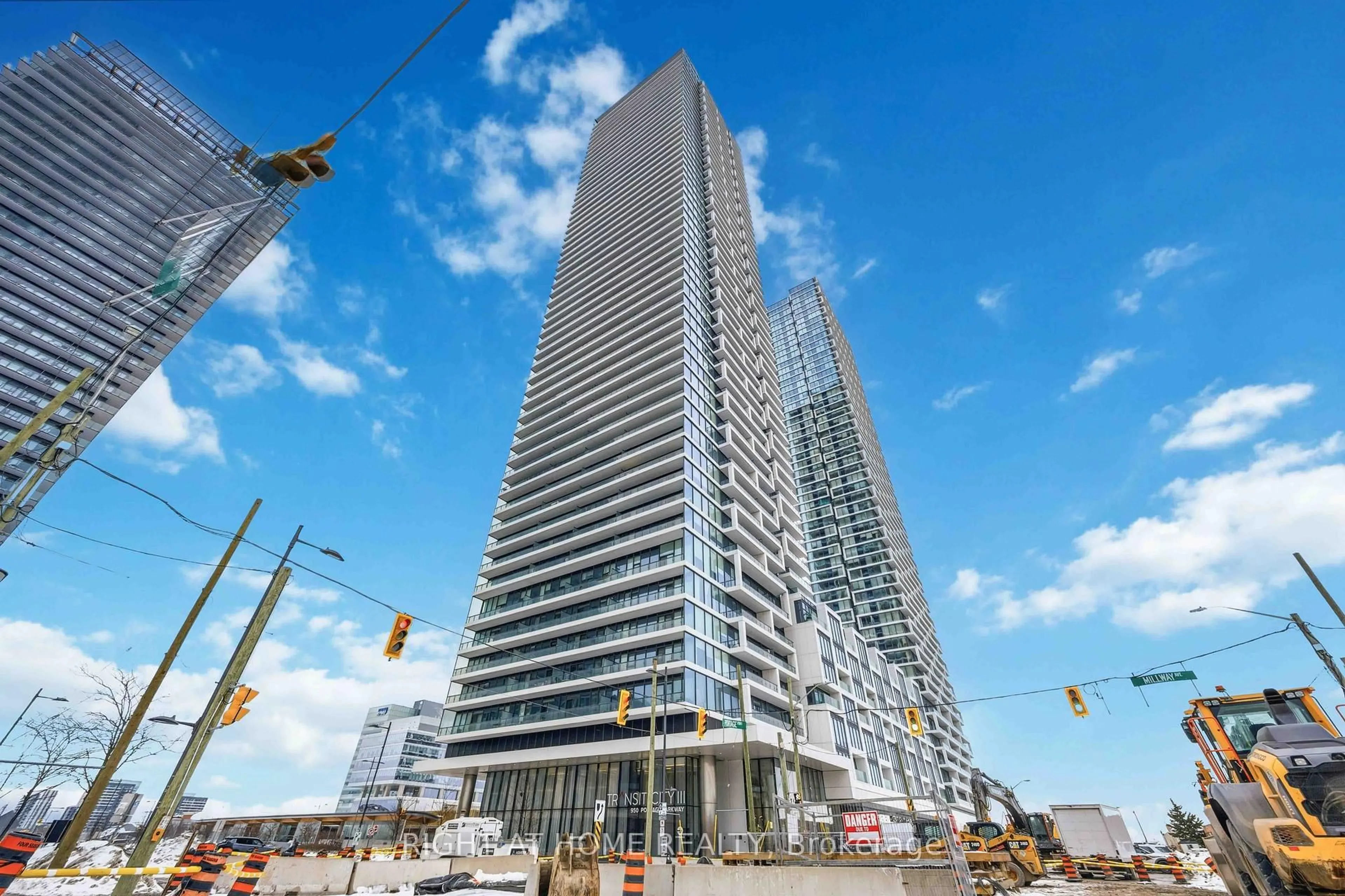 Unknown for 950 Portage Pkwy #307, Vaughan Ontario L4K 0J7