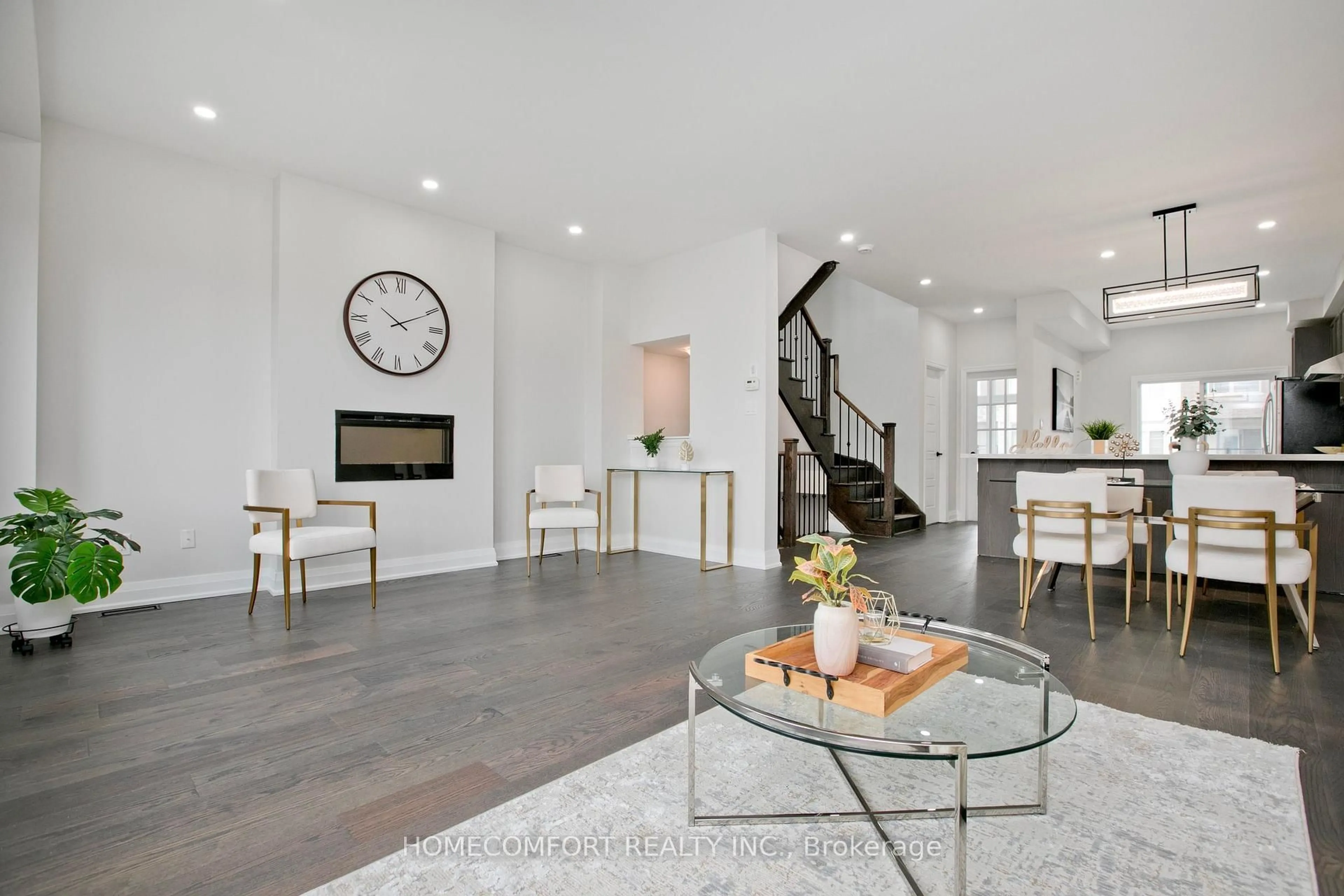 Unknown for 42 Vantage Loop, Newmarket Ontario L3X 0K6