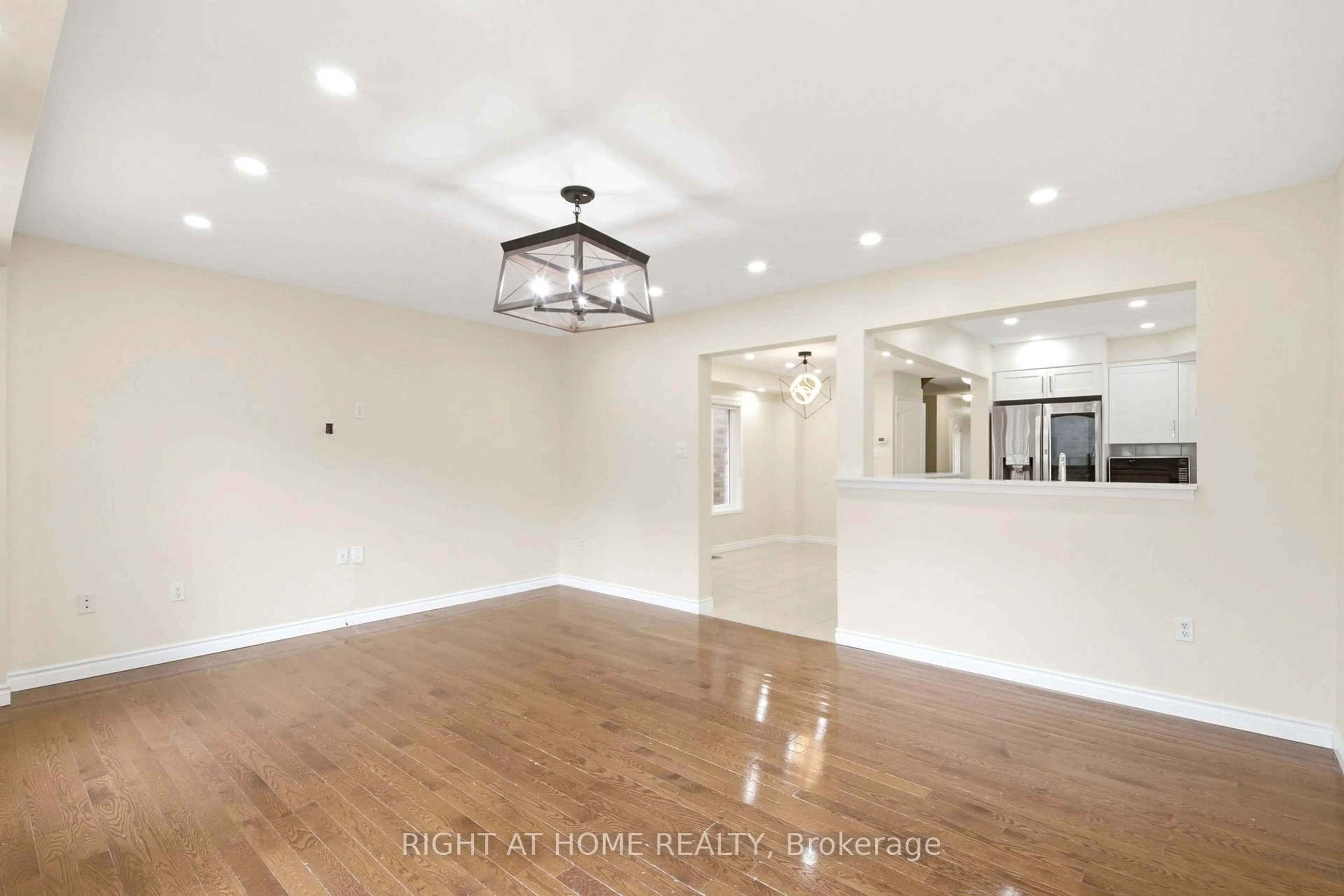 Unknown for 212 Venice Gate Dr, Vaughan Ontario L4H 0G1