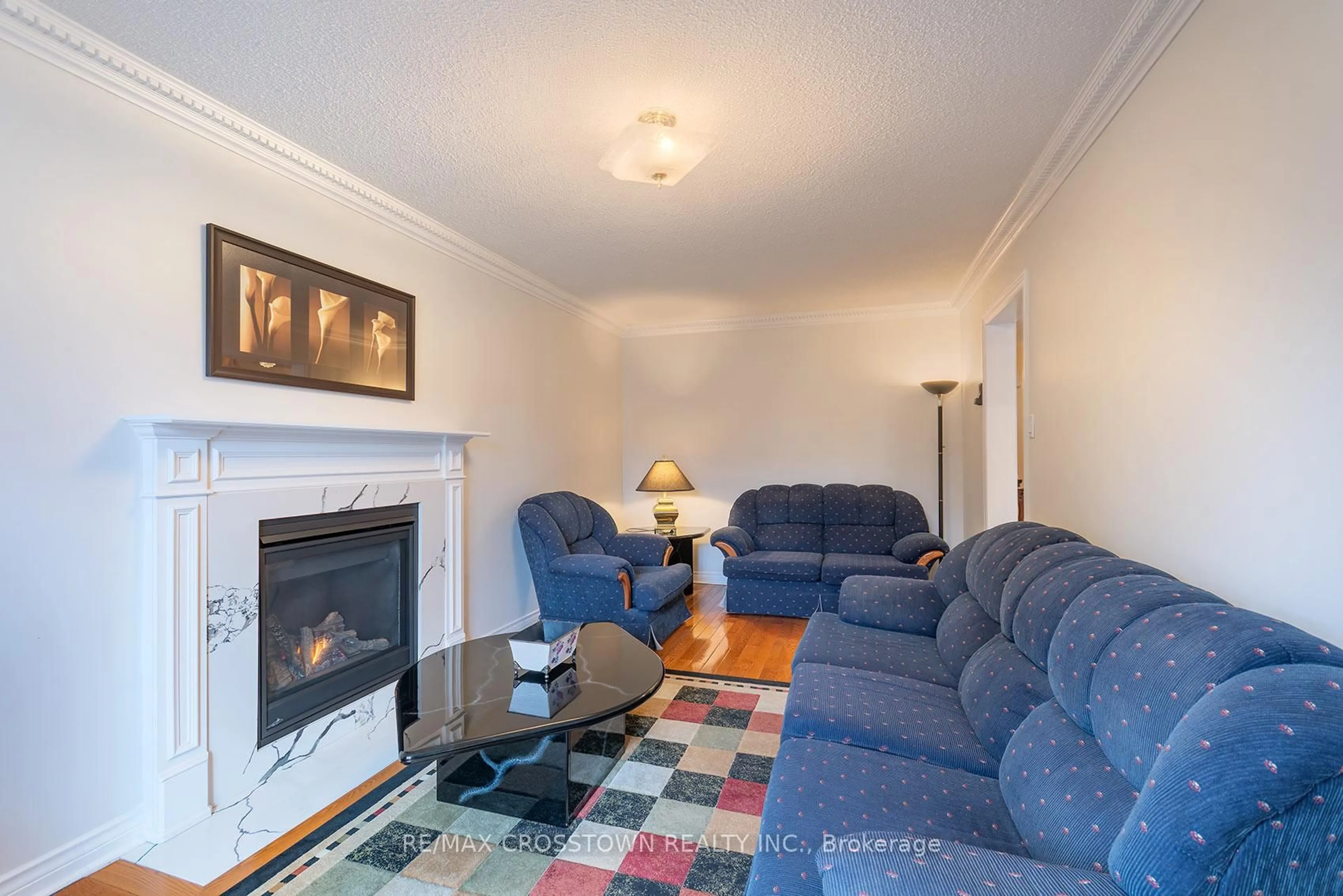 Living room with furniture, carpet floor for 119 Fieldgate Dr, Vaughan Ontario L6A 1K5