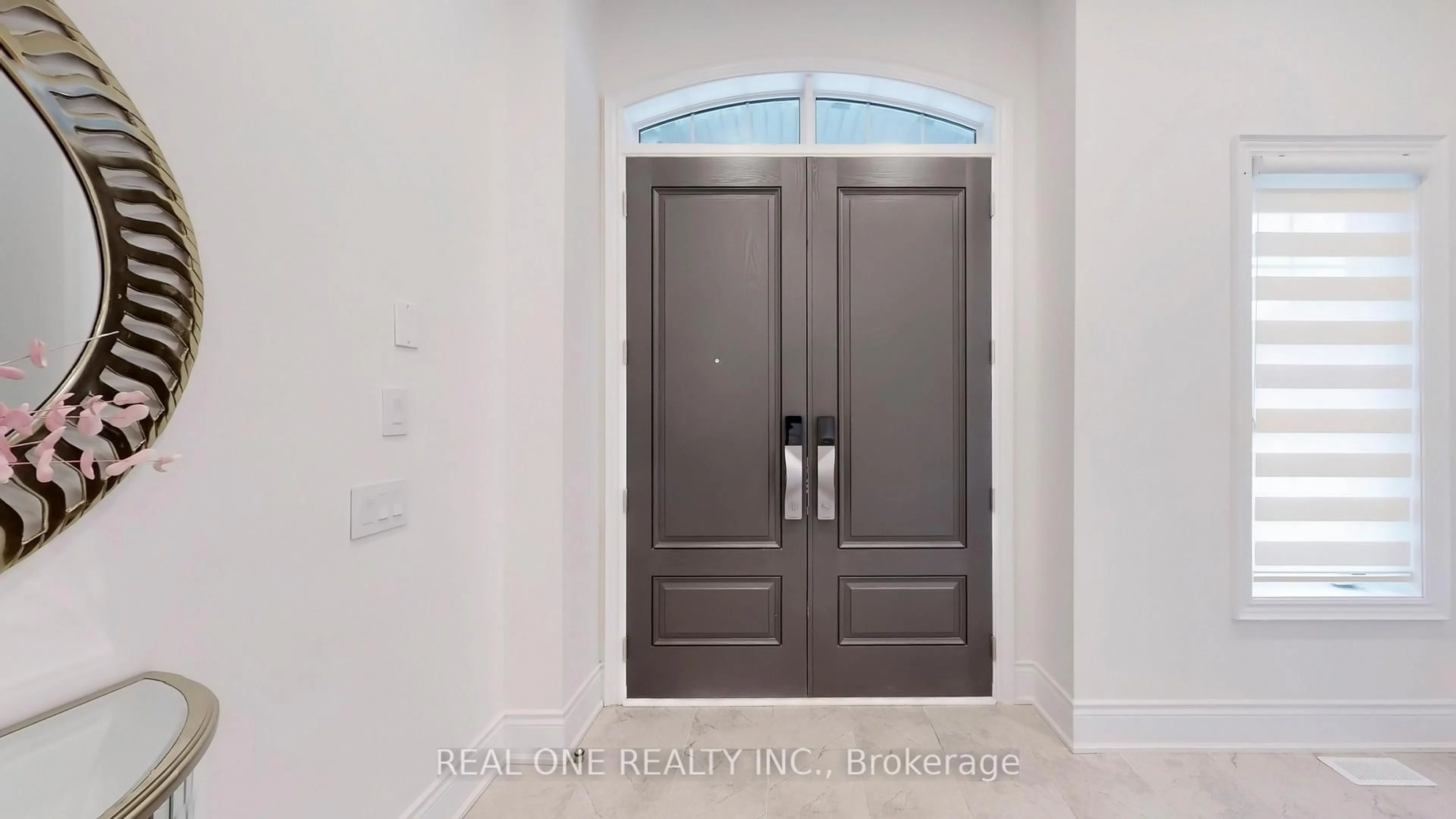 Indoor entryway for 41 Menotti Dr, Richmond Hill Ontario L4E 0G9