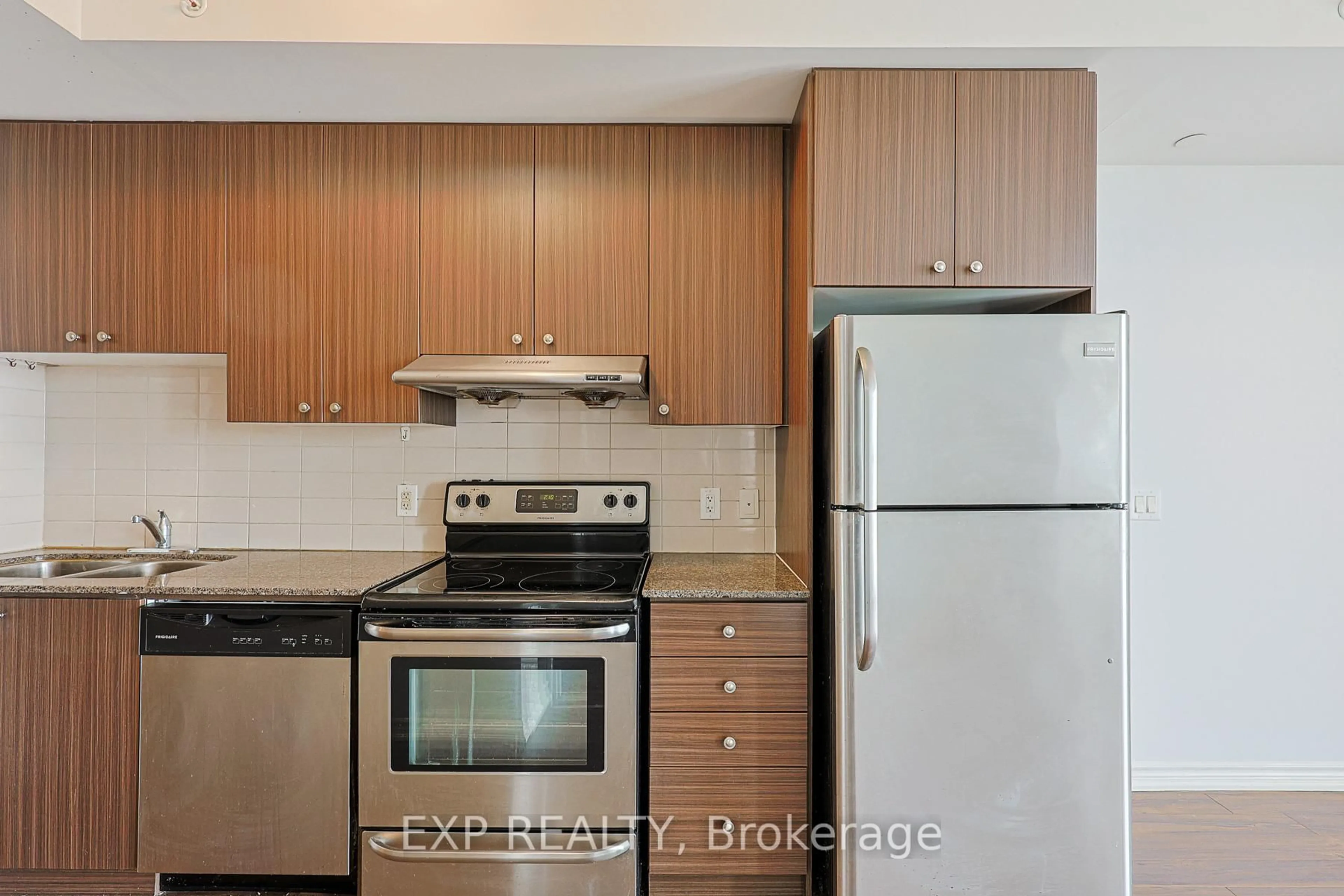 Standard kitchen, wood/laminate floor for 8323 Kennedy Rd #323, Markham Ontario L3R 5W7