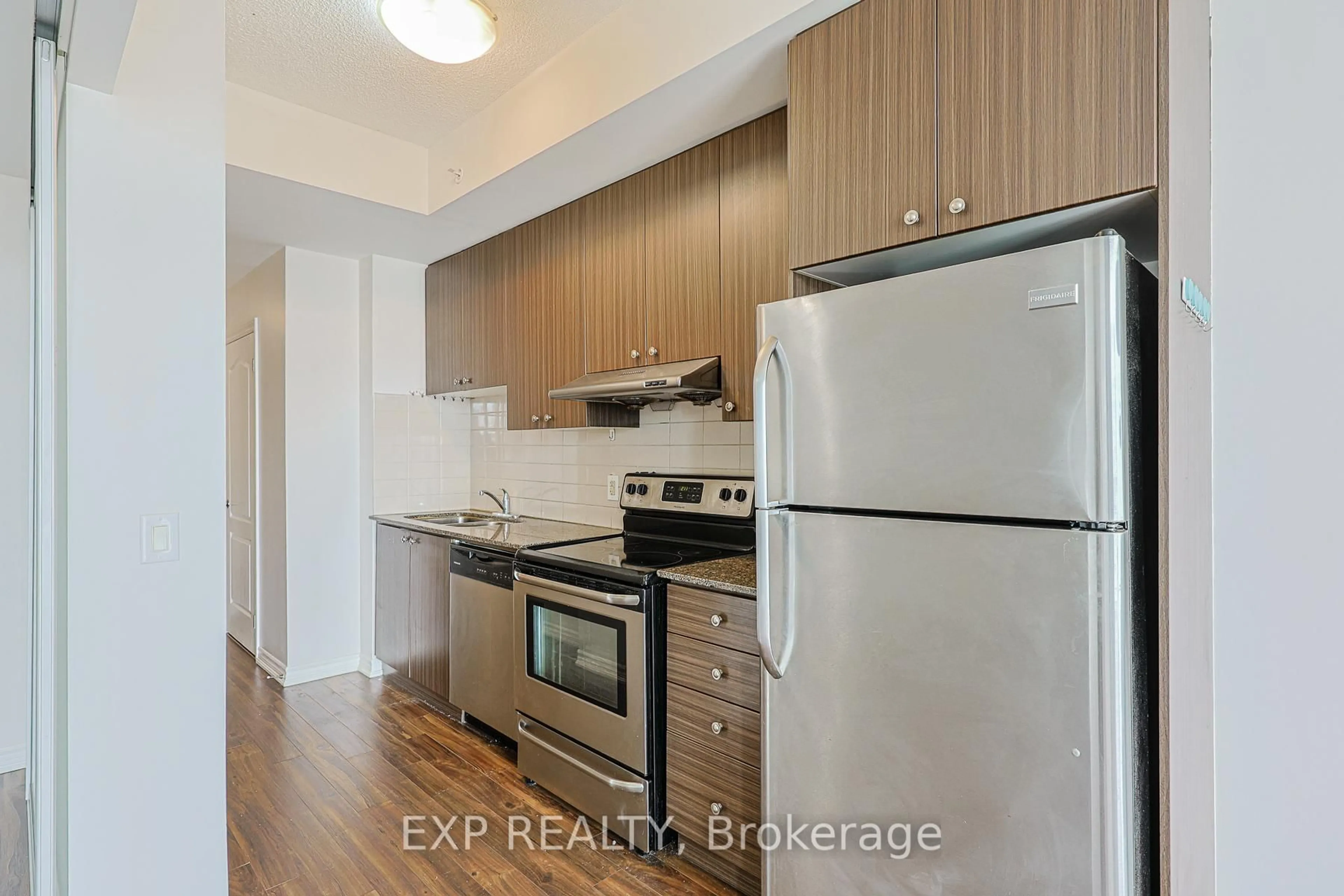 Standard kitchen, wood/laminate floor for 8323 Kennedy Rd #323, Markham Ontario L3R 5W7