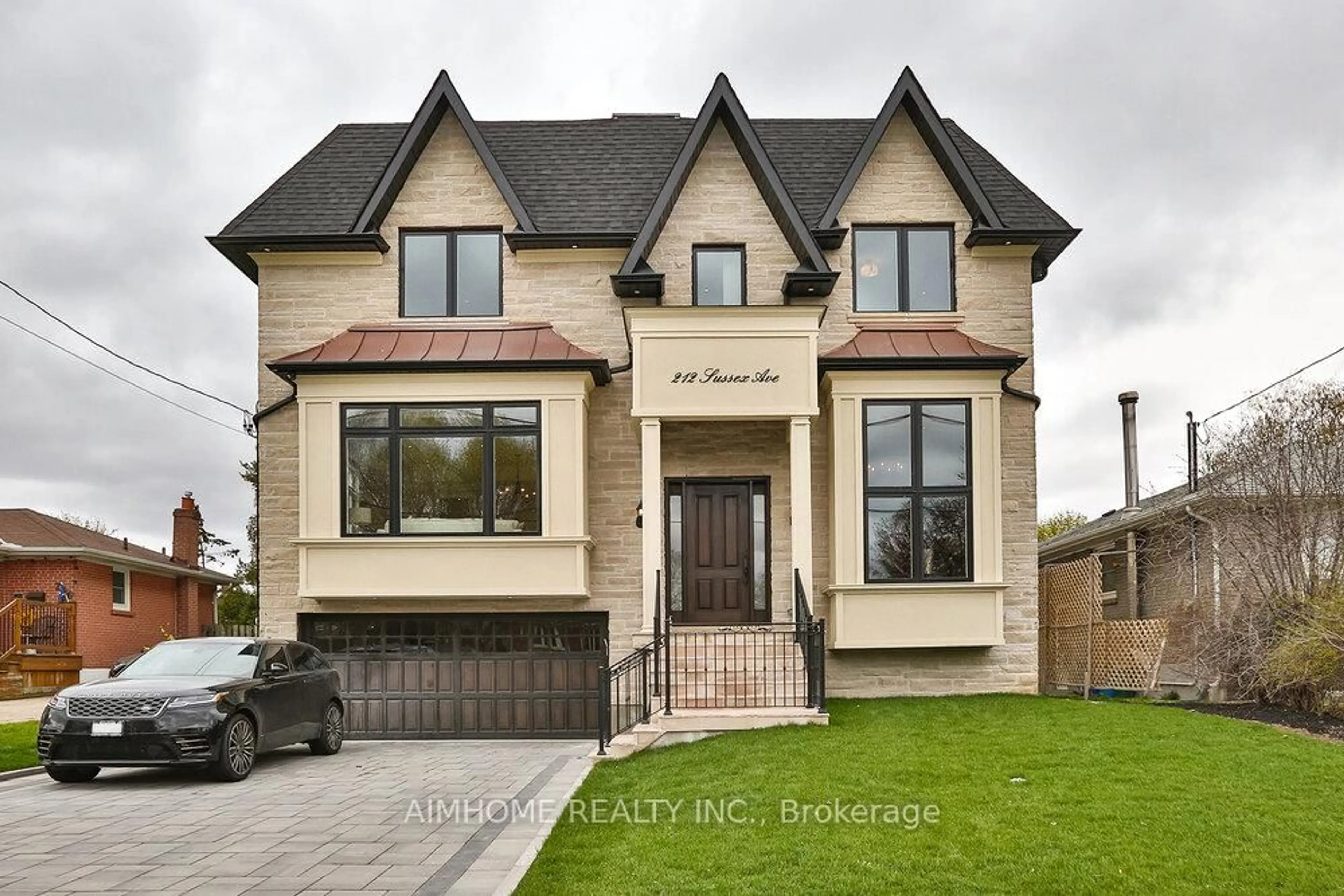 Home with brick exterior material, street for 212 Sussex Ave, Richmond Hill Ontario L4C 2G2