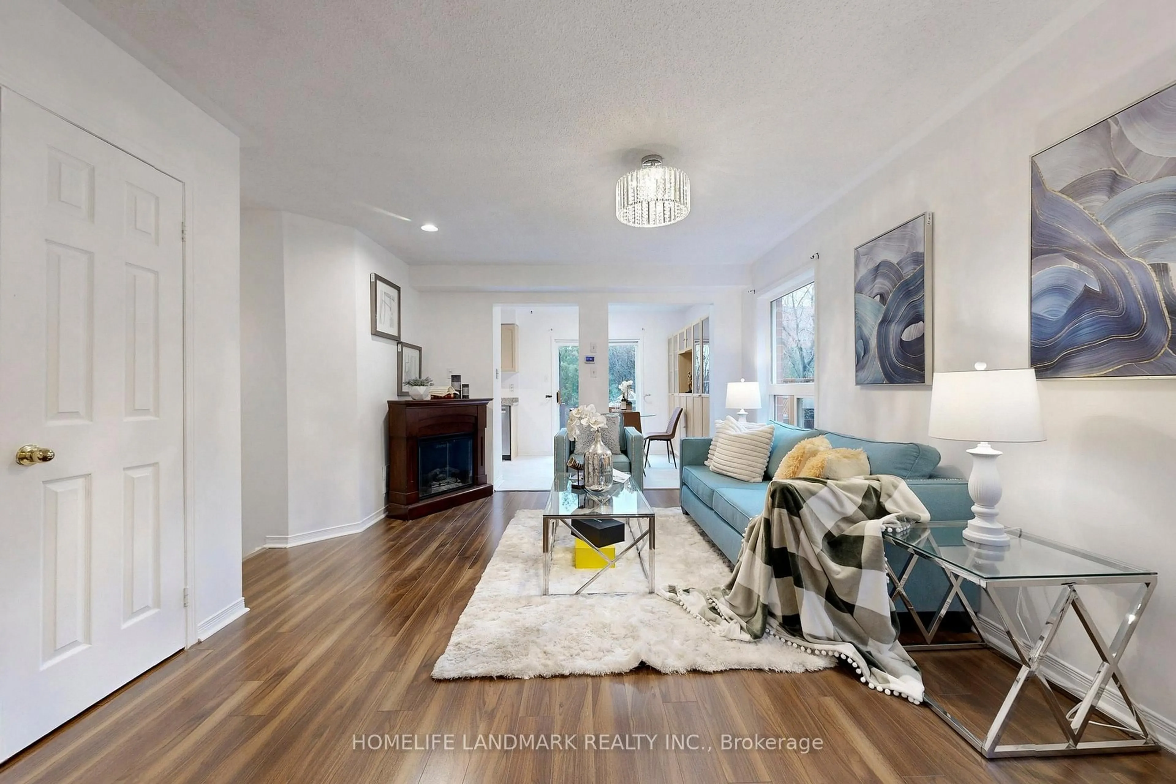 Living room with furniture, unknown for 82 Baywell Cres, Aurora Ontario L4G 7N4