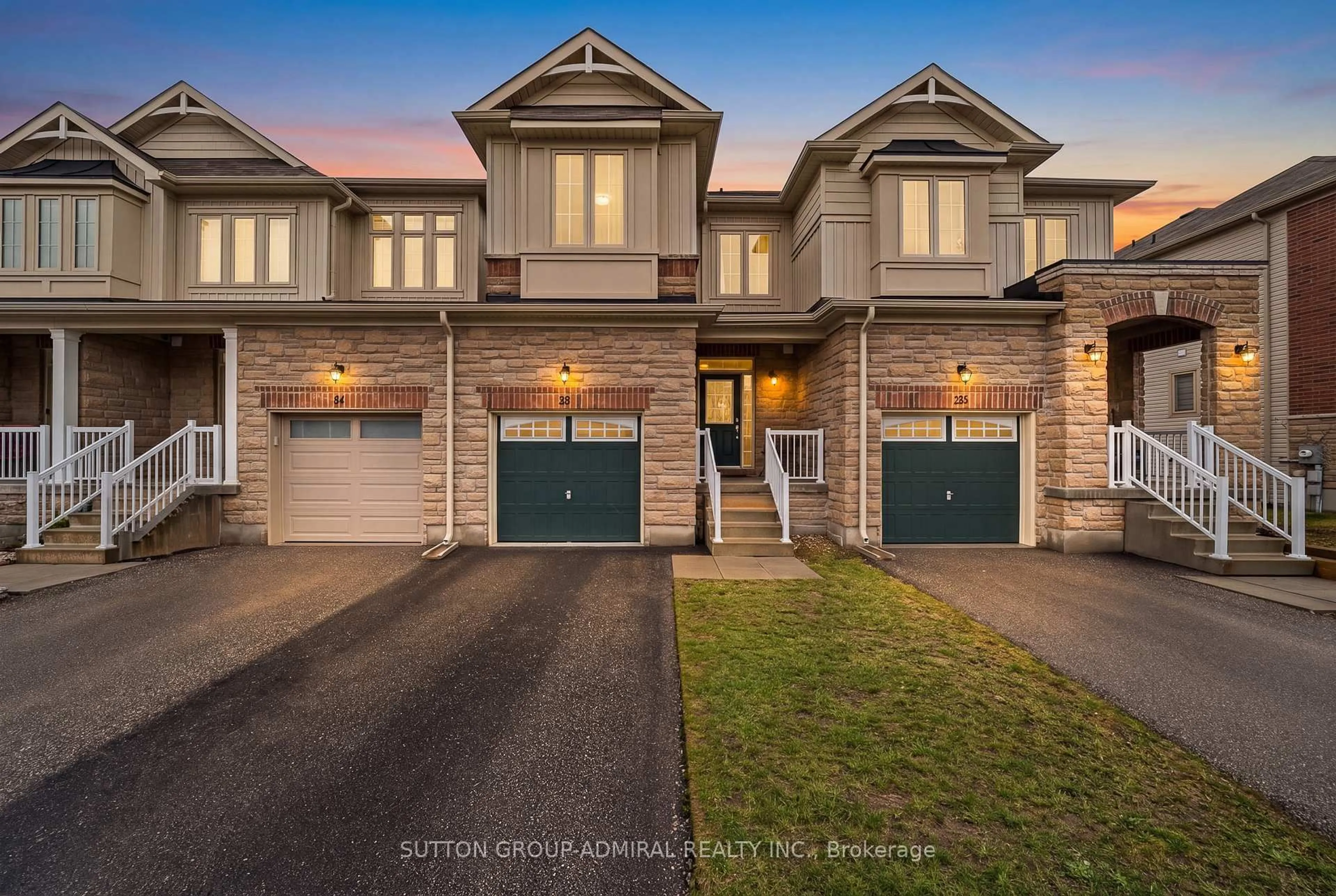 A pic from outside/outdoor area/front of a property/back of a property/a pic from drone, street for 23 Greenwood Dr, Essa Ontario L3W 0N5