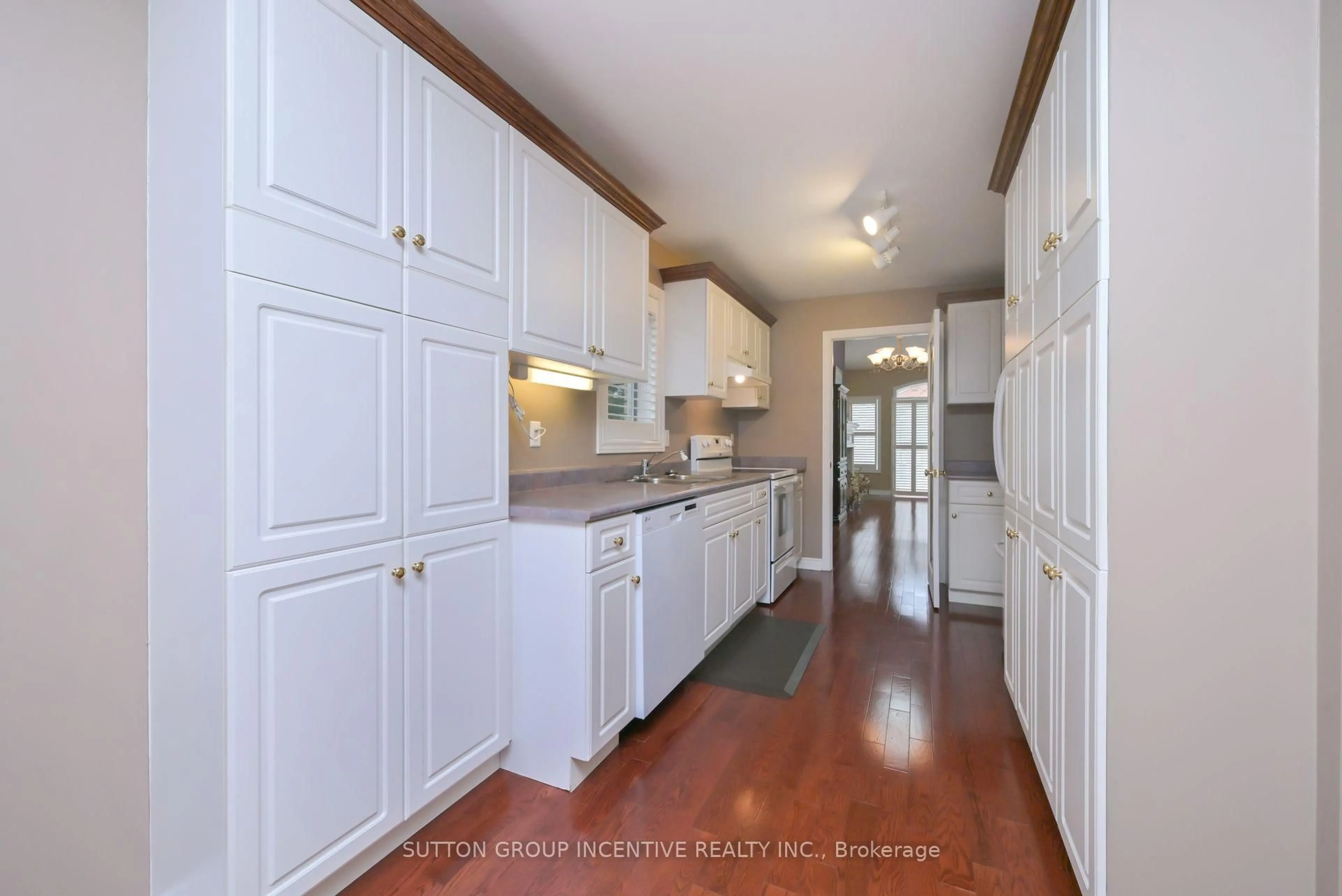 Unknown for 4 Belair Pl, New Tecumseth Ontario L9R 1Z1