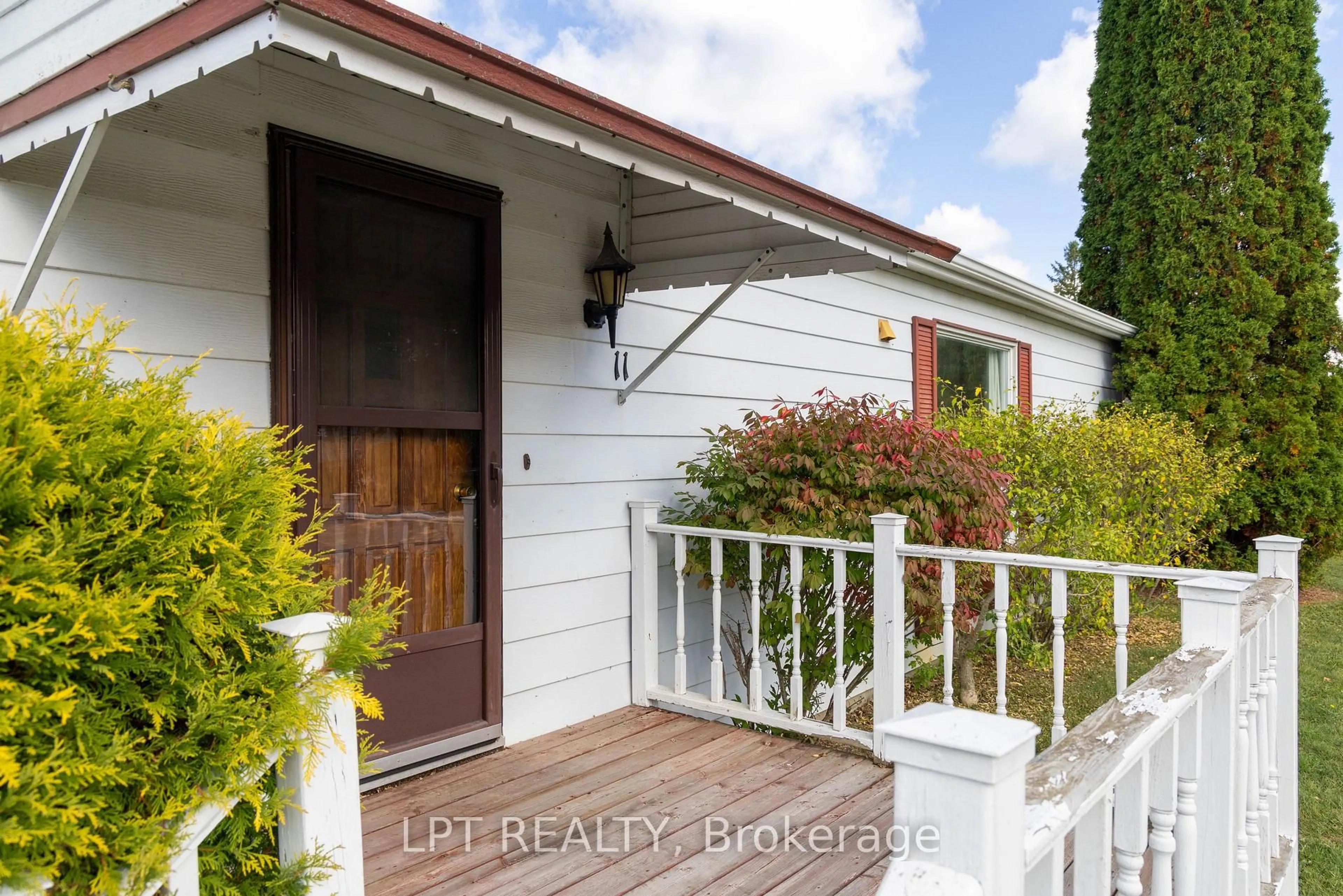 Unknown for 11 Geneva Crt, Georgina Ontario L0E 1R0