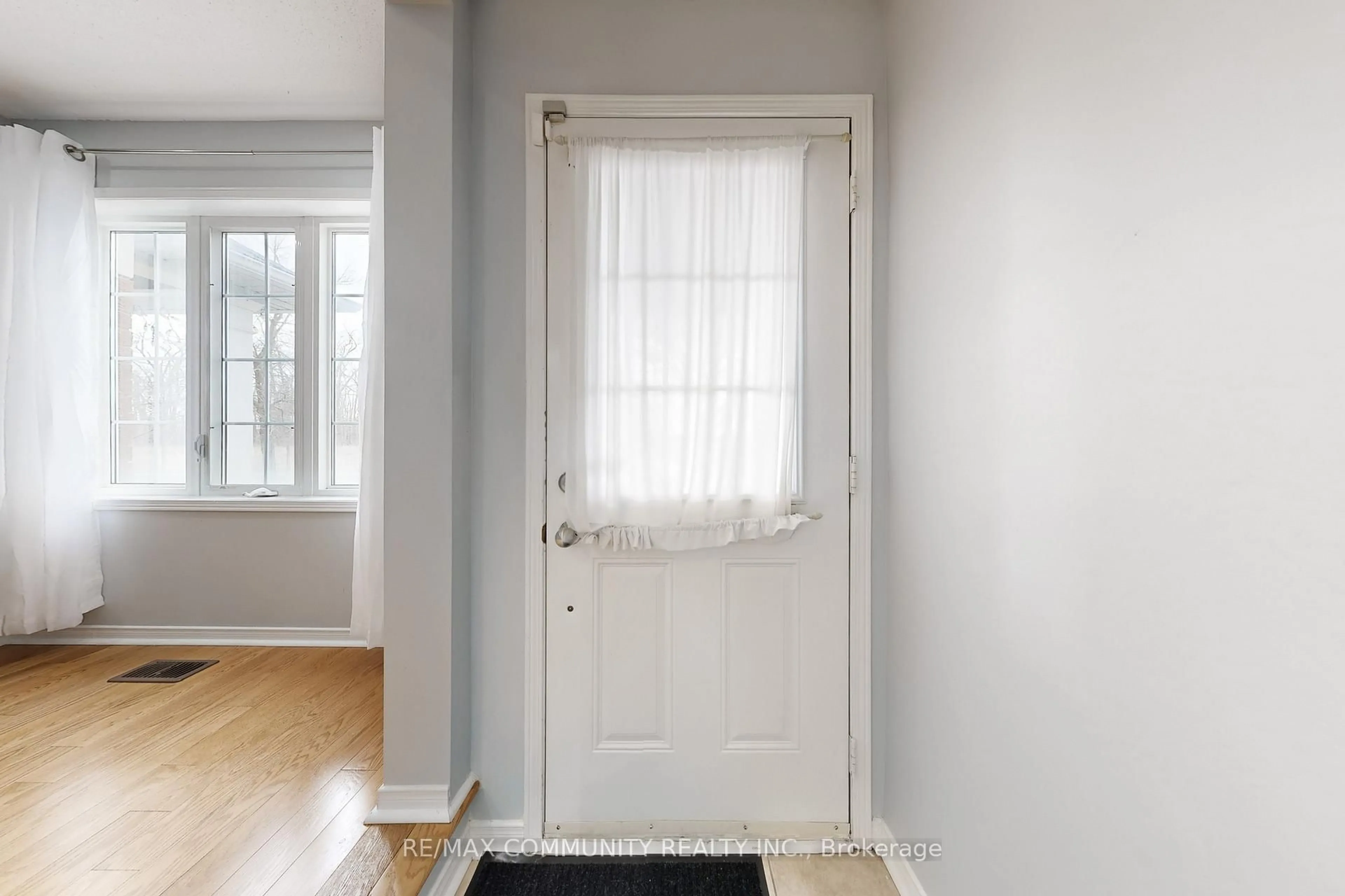Indoor entryway for 771 Cornell Rouge Blvd, Markham Ontario L6B 0K2