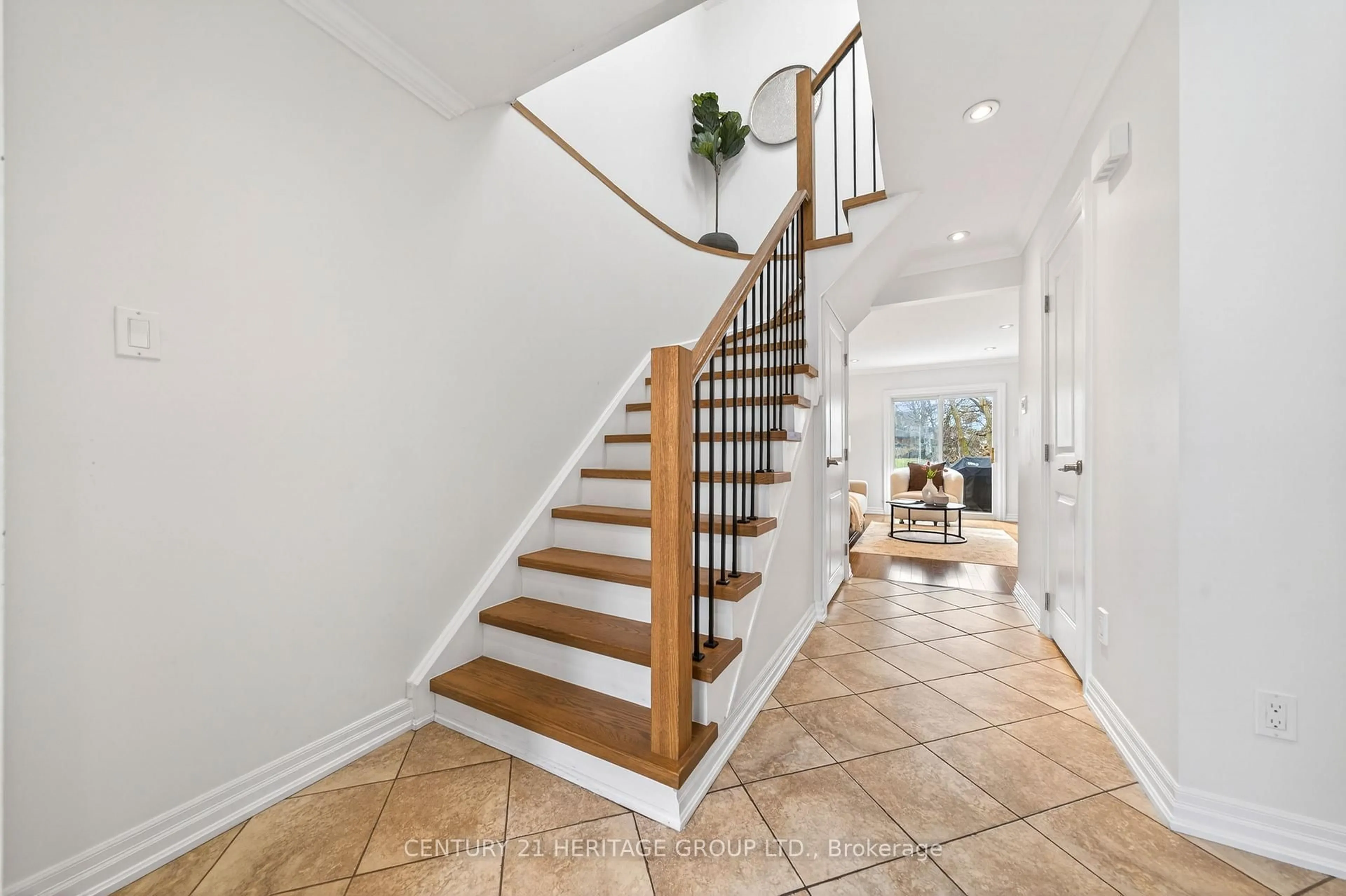 Unknown for 64 Coventry Crt, Richmond Hill Ontario L4C 8B7