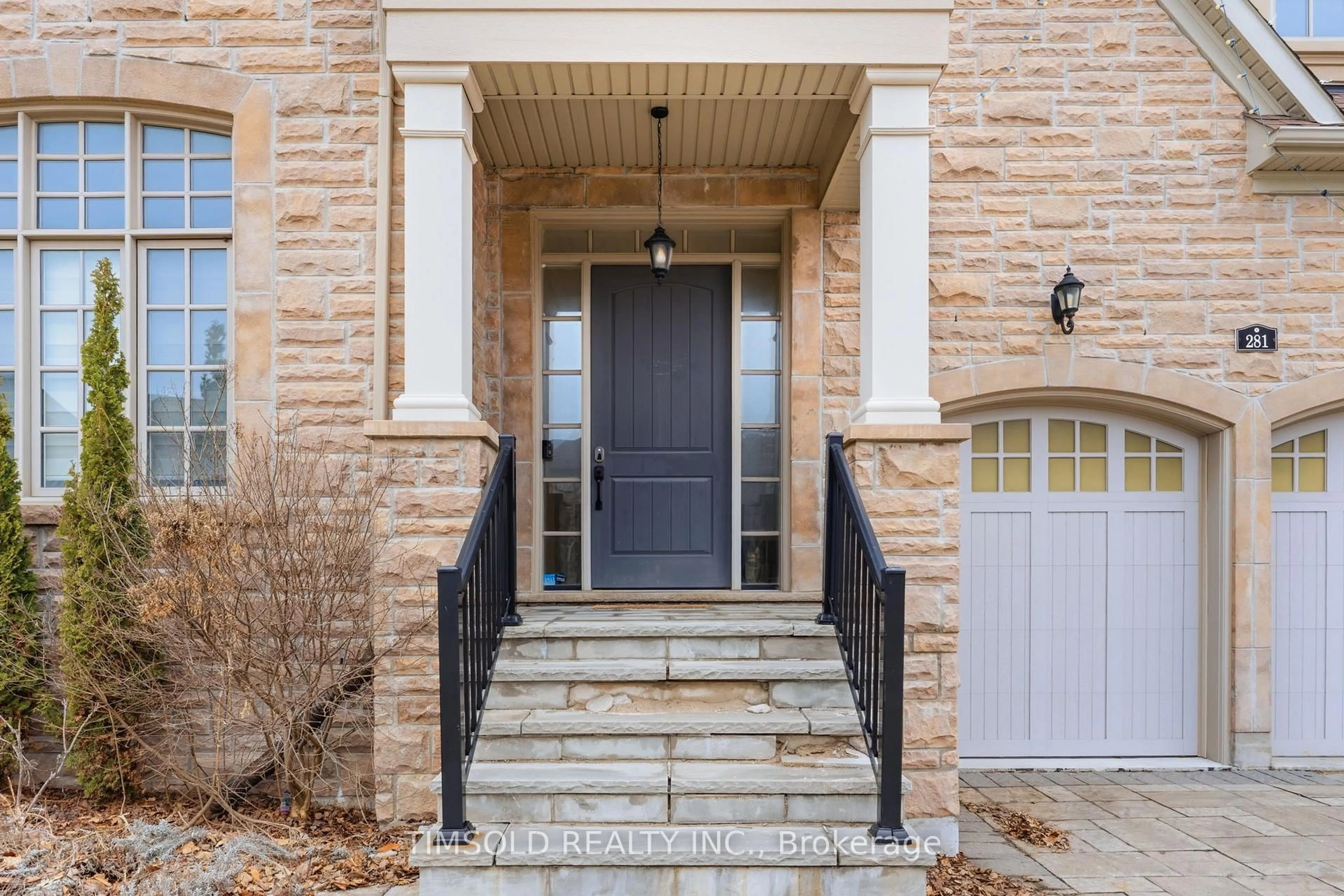 Indoor entryway for 281 Angus Glen Blvd, Markham Ontario L6C 0L4