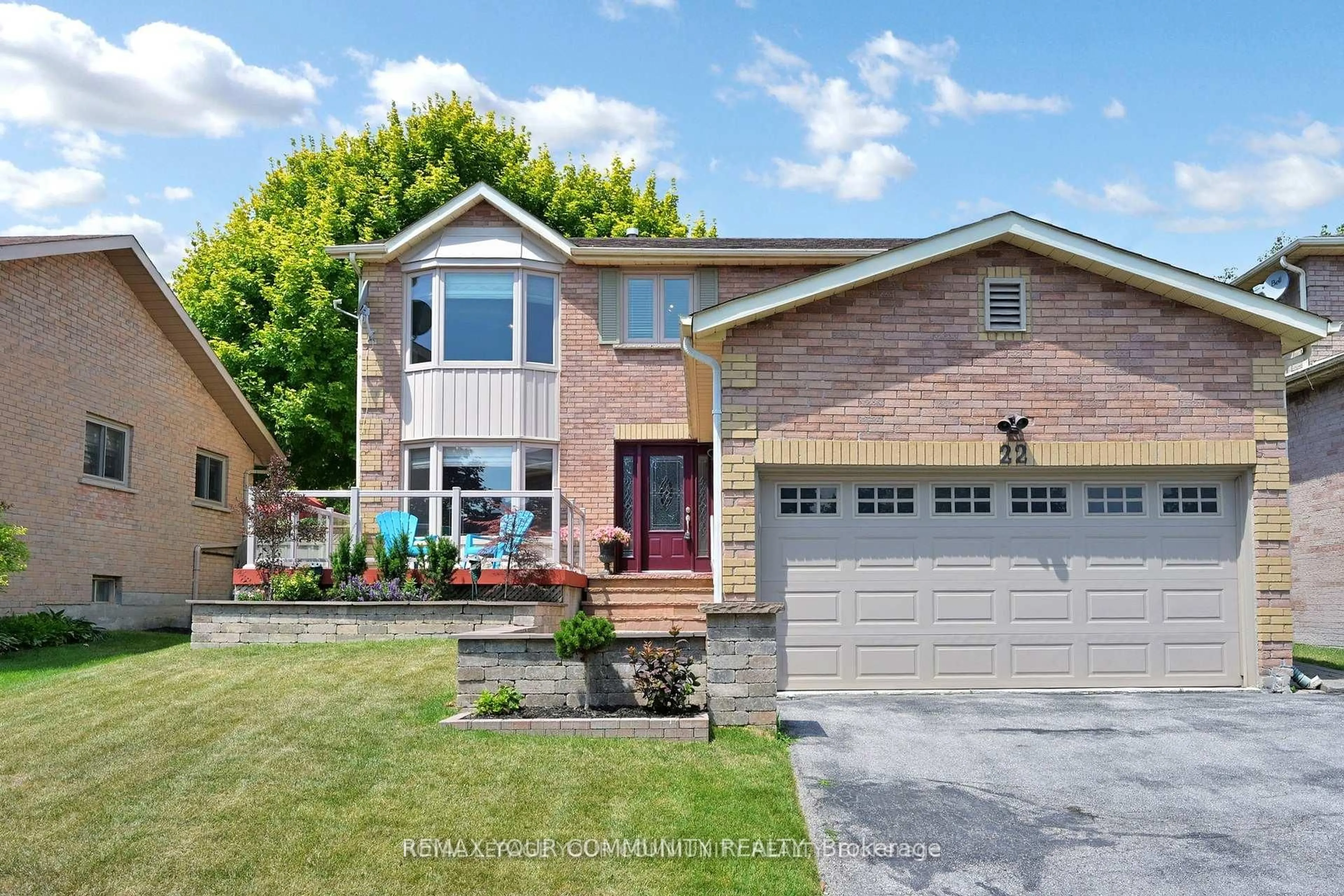 Home with brick exterior material, street for 22 Hulst Dr, Bradford West Gwillimbury Ontario L3Z 2T3