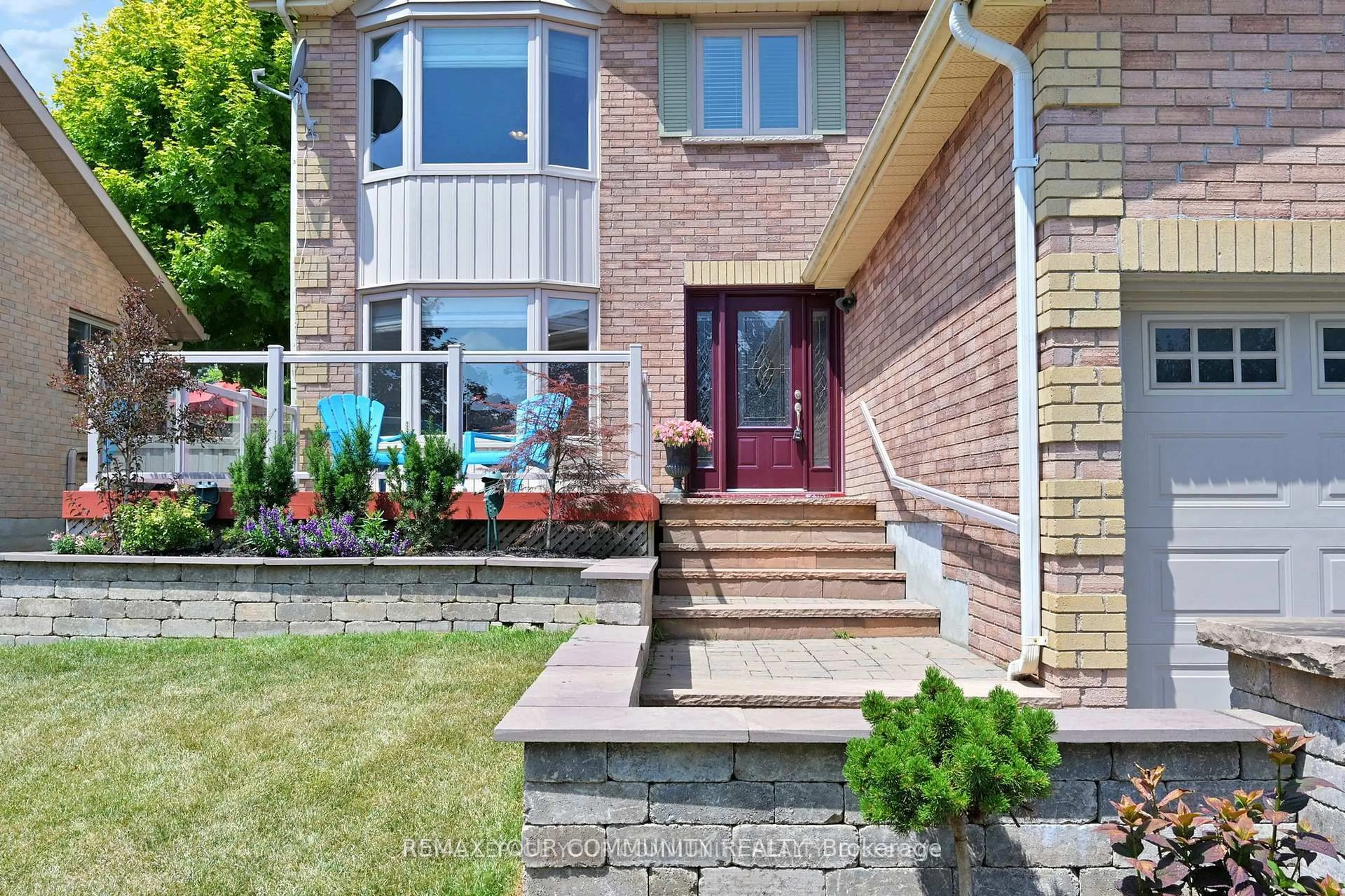 Home with brick exterior material, street for 22 Hulst Dr, Bradford West Gwillimbury Ontario L3Z 2T3