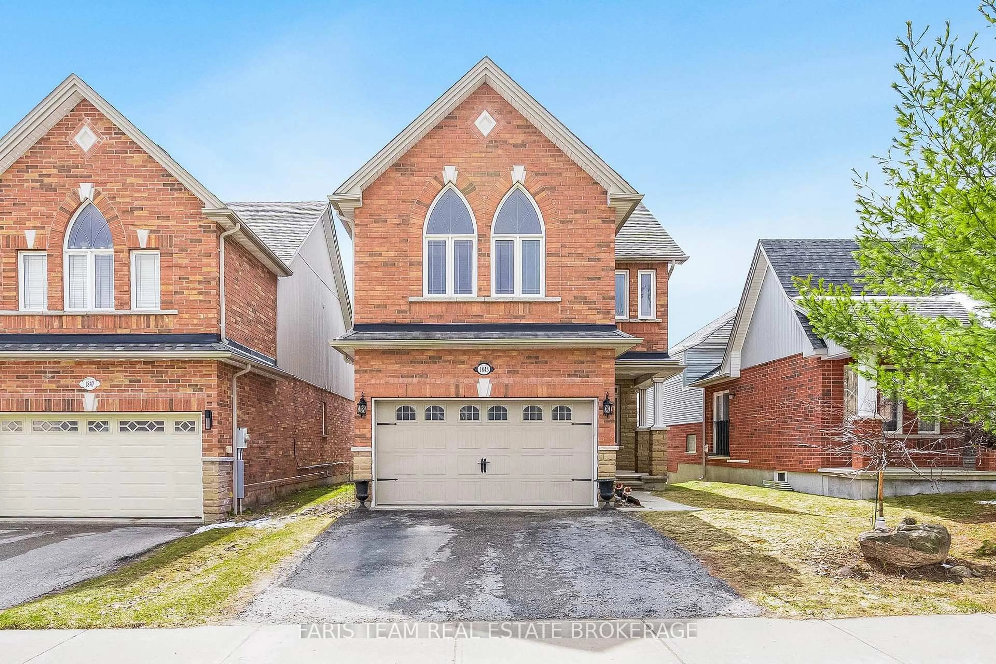 Home with brick exterior material, street for 1845 Lamstone St, Innisfil Ontario L9S 4Z8