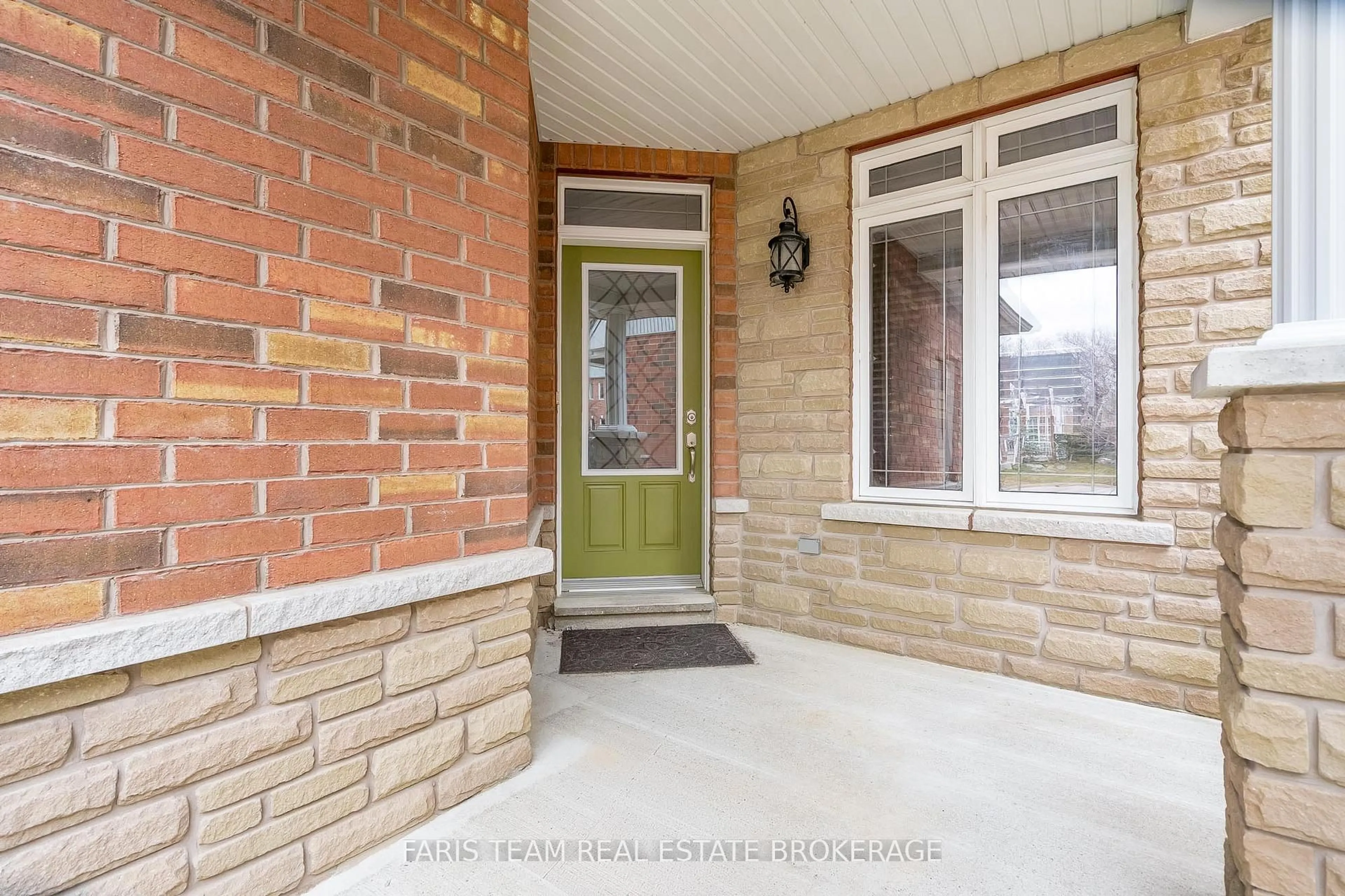 Unknown for 1845 Lamstone St, Innisfil Ontario L9S 4Z8