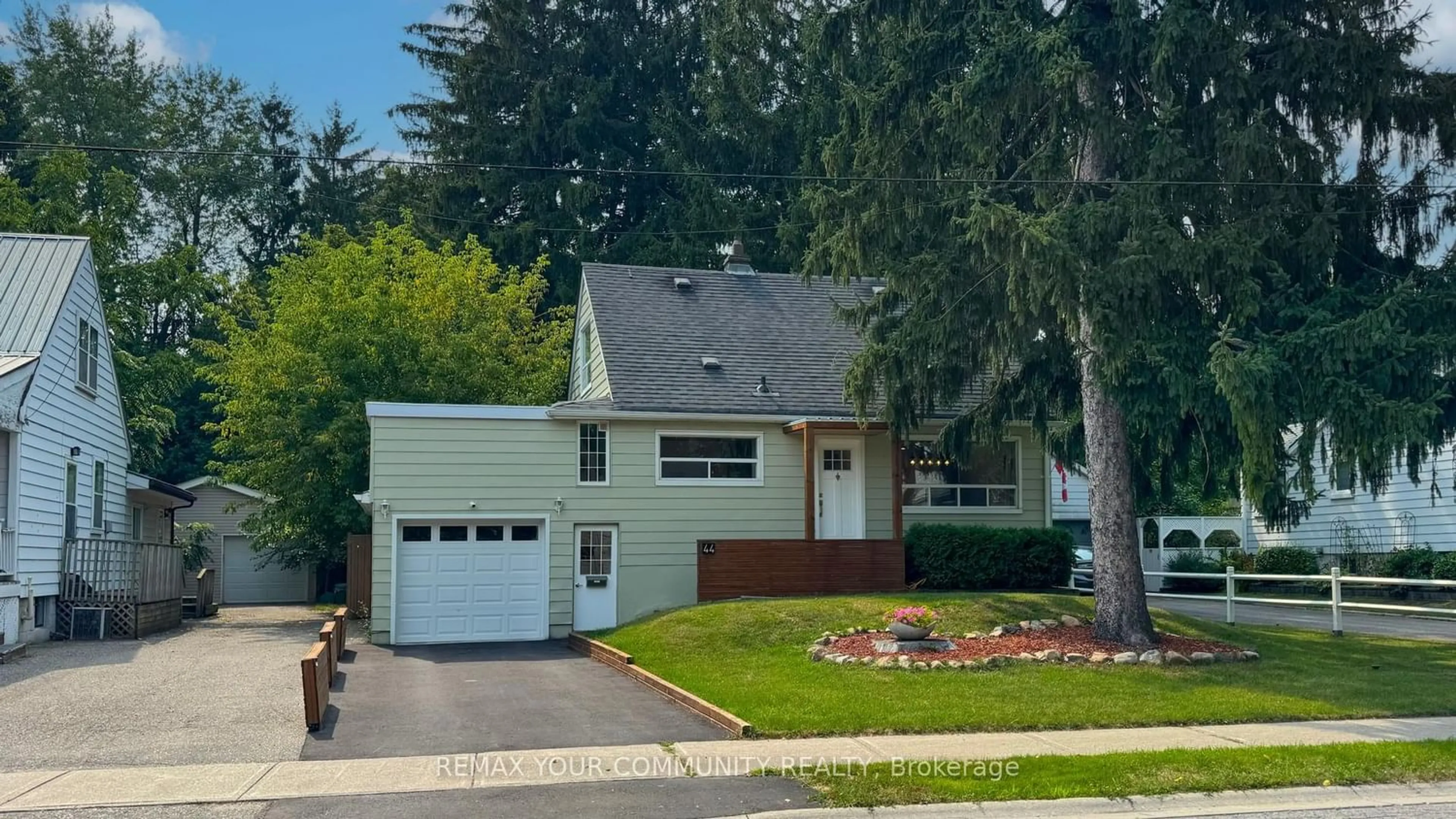 Unknown for 44 Reaman St, Richmond Hill Ontario L4C 4P1