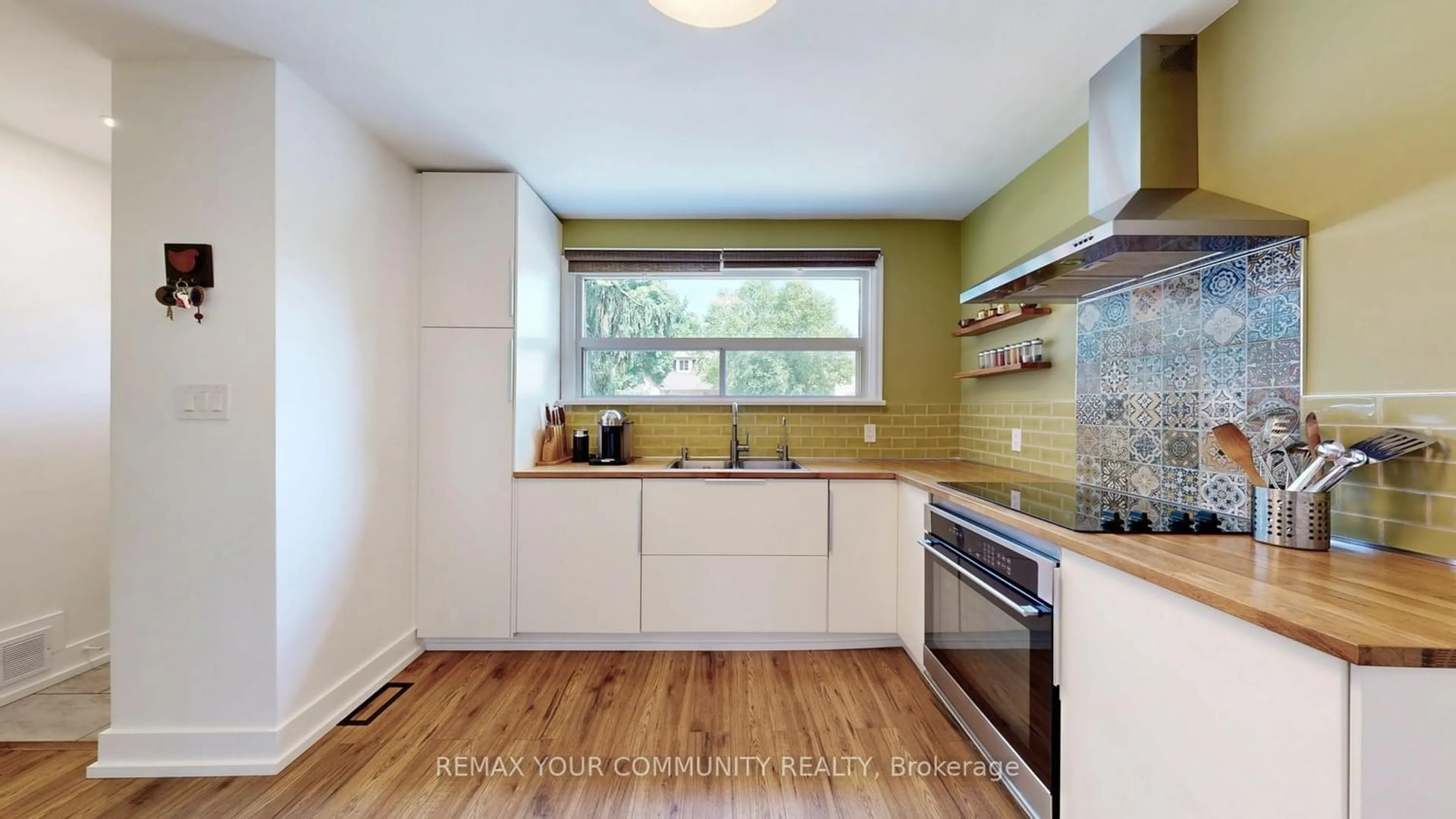 Unknown for 44 Reaman St, Richmond Hill Ontario L4C 4P1