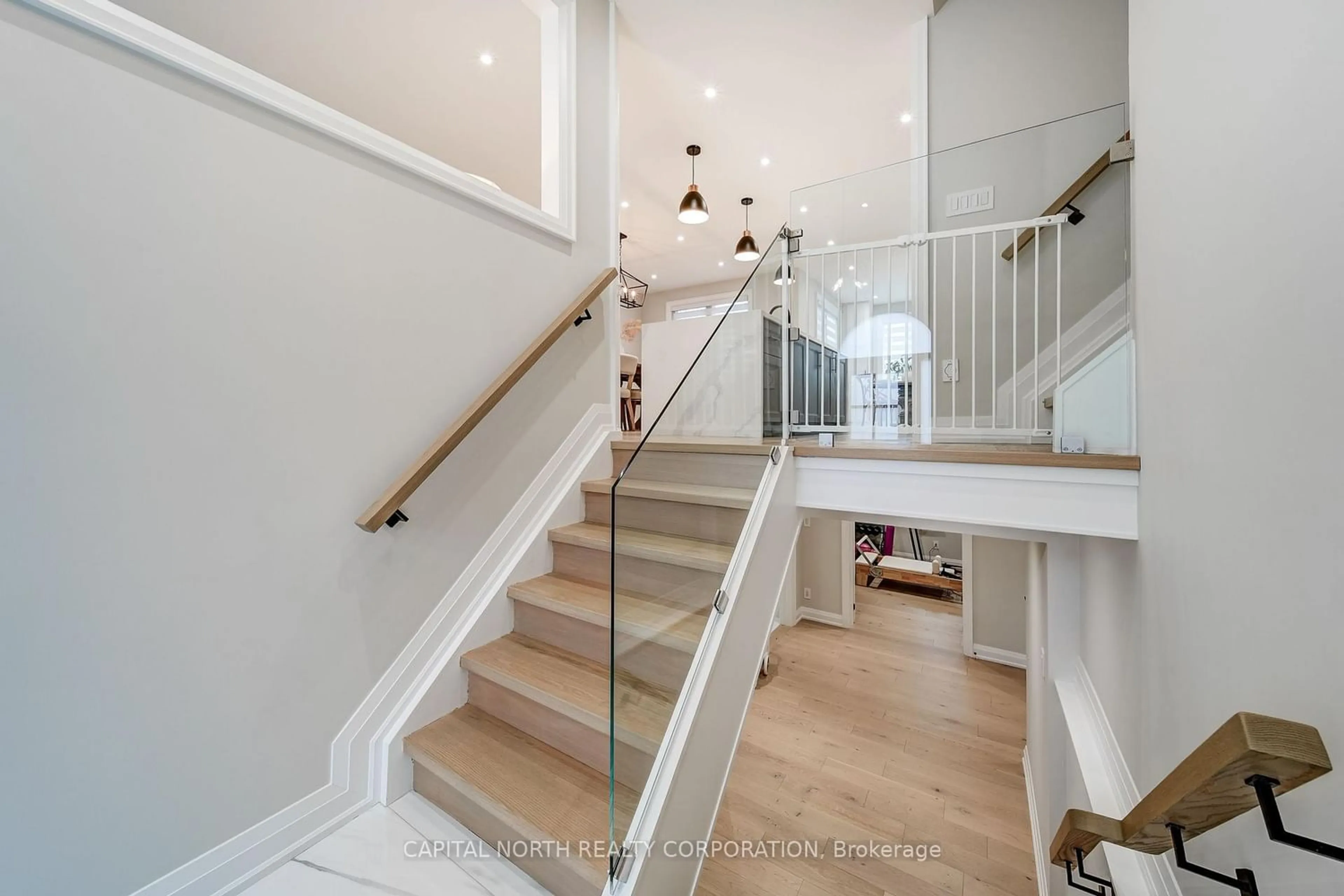 Unknown for 52 Wood Cres, Bradford West Gwillimbury Ontario L3Z 2G2