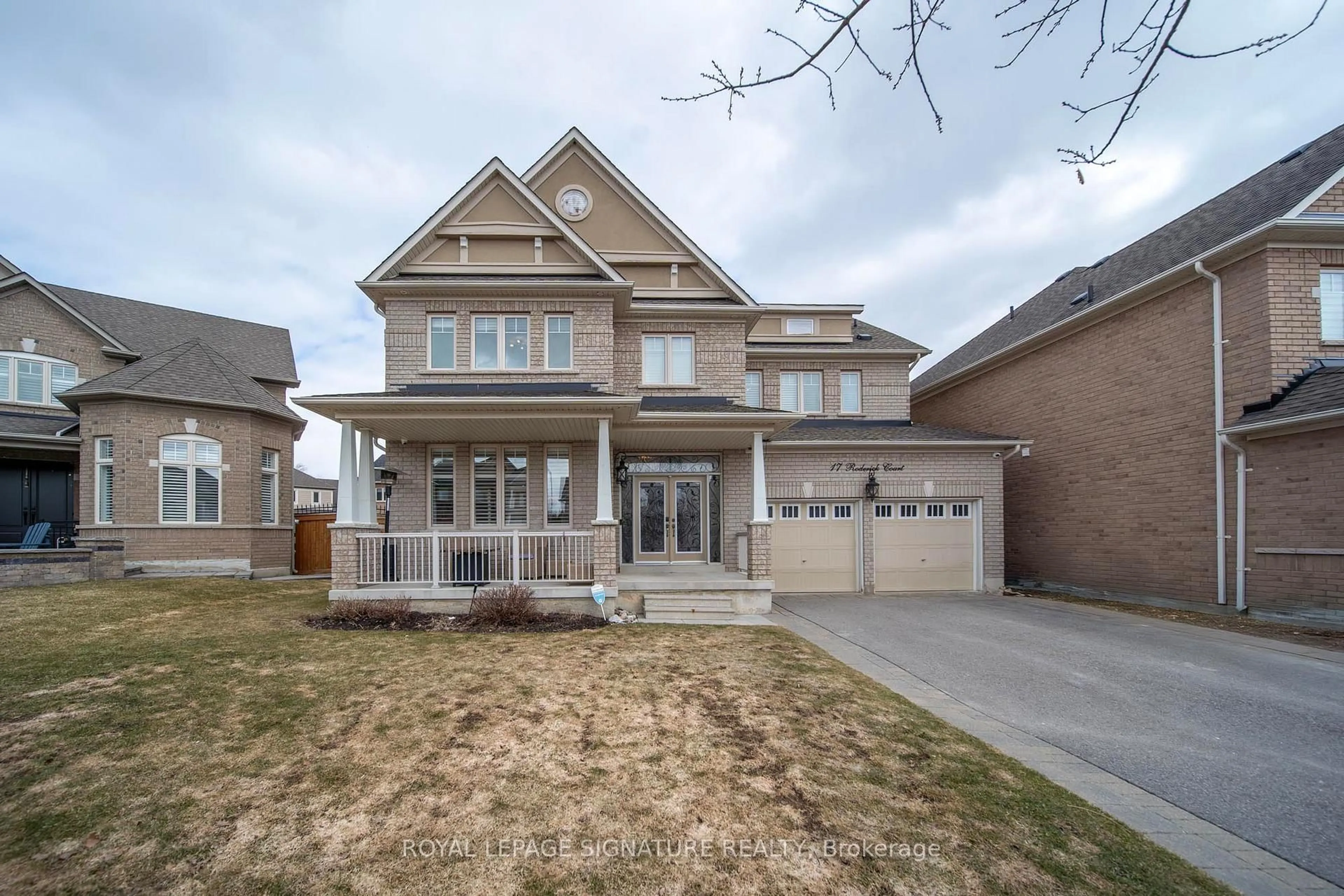 Home with brick exterior material, street for 17 Roderick Crt, Richmond Hill Ontario L4E 0B4