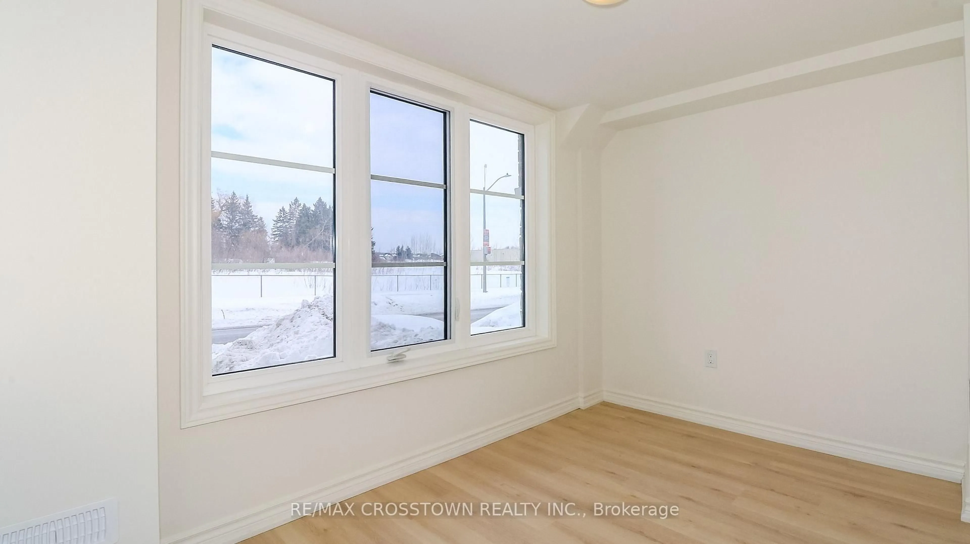 A pic of a room for 1227 Corm St #(Unit 6), Innisfil Ontario L9S 4T9