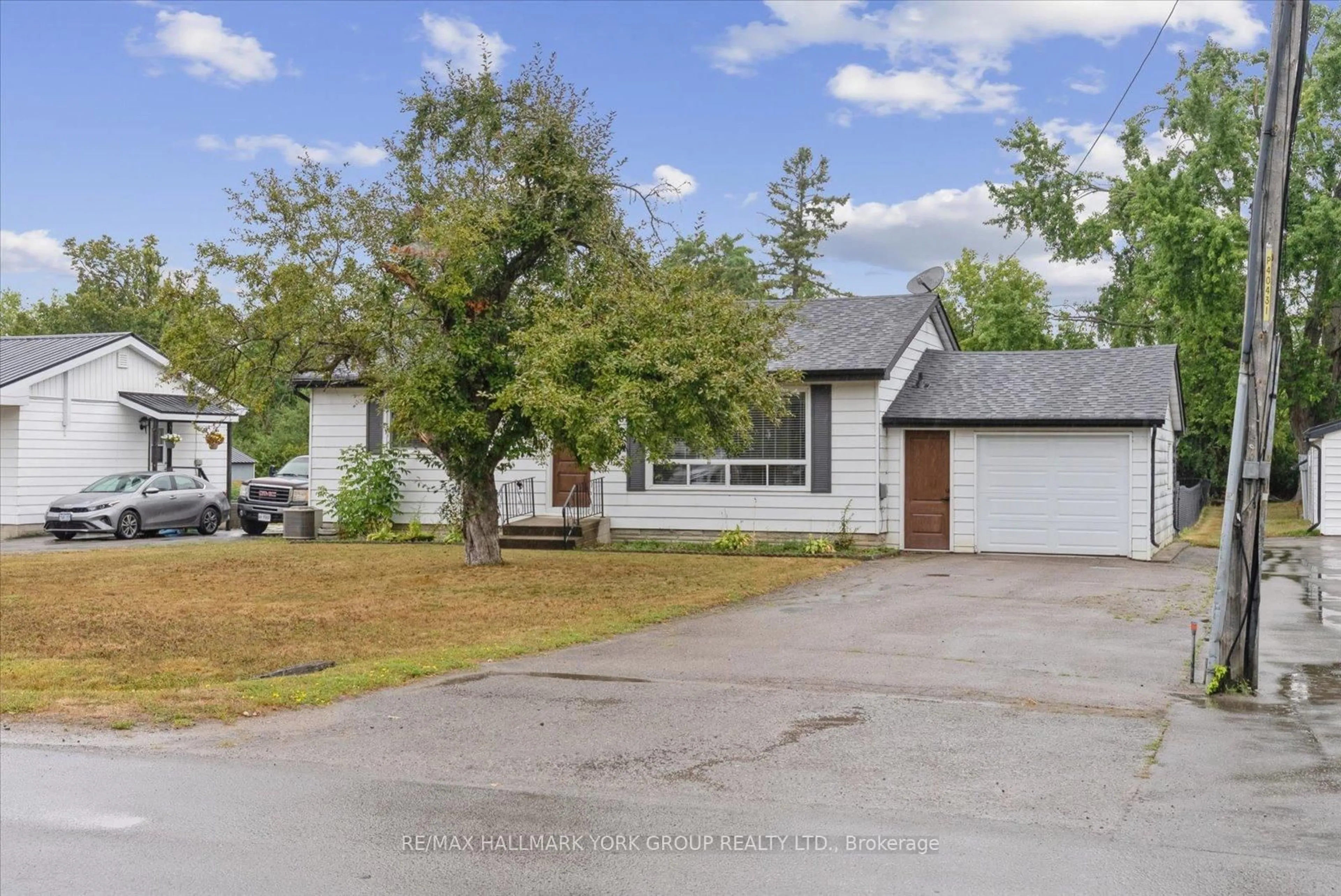 A pic from outside/outdoor area/front of a property/back of a property/a pic from drone, street for 276 Church St, Brock Ontario L0K 1A0