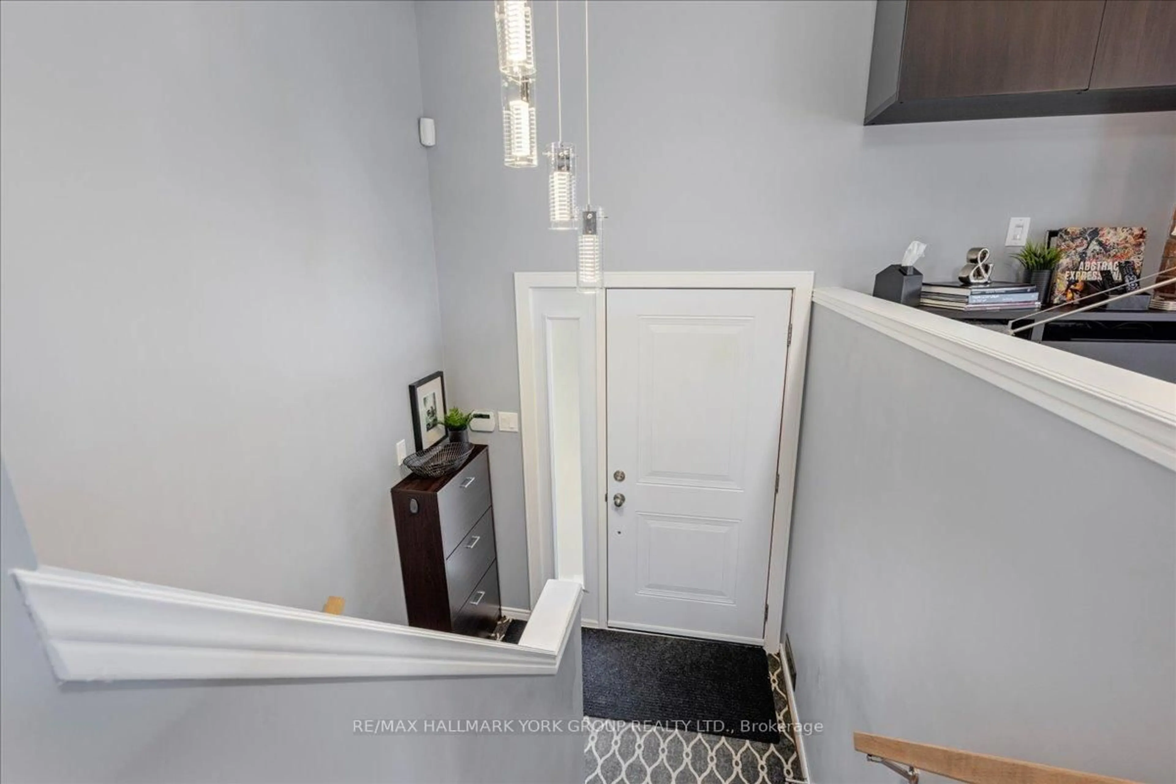 Unknown for 63A Tulip St, Georgina Ontario L4P 1C6