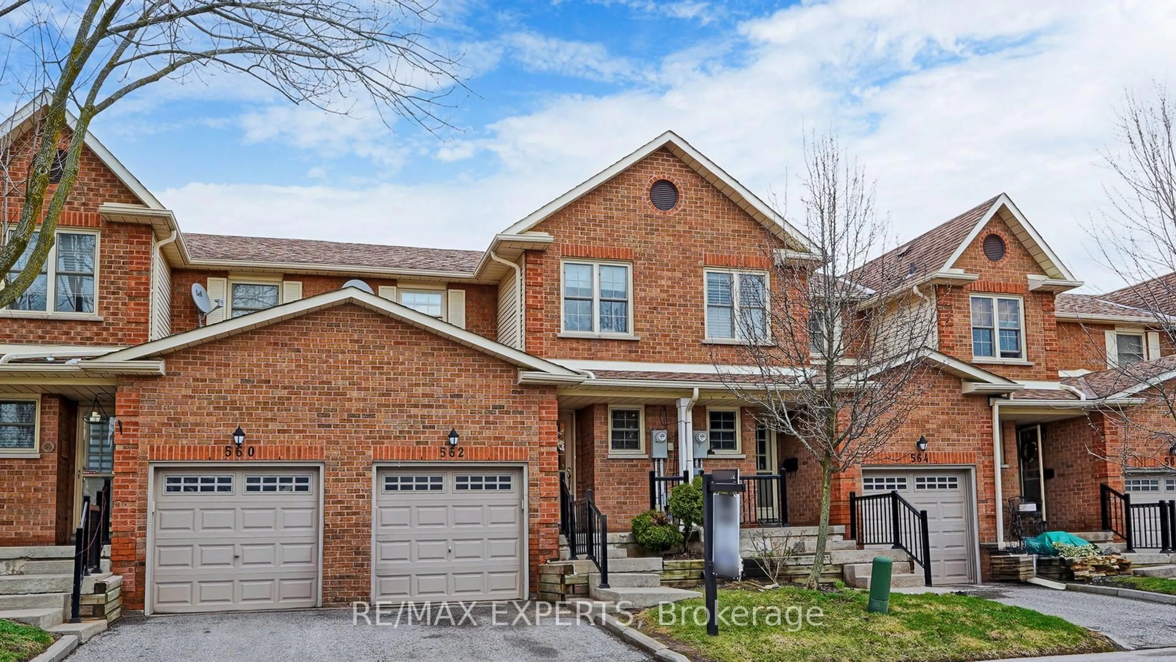 Home with brick exterior material, street for 562 Tara Hill Circ, Aurora Ontario L4G 6G9