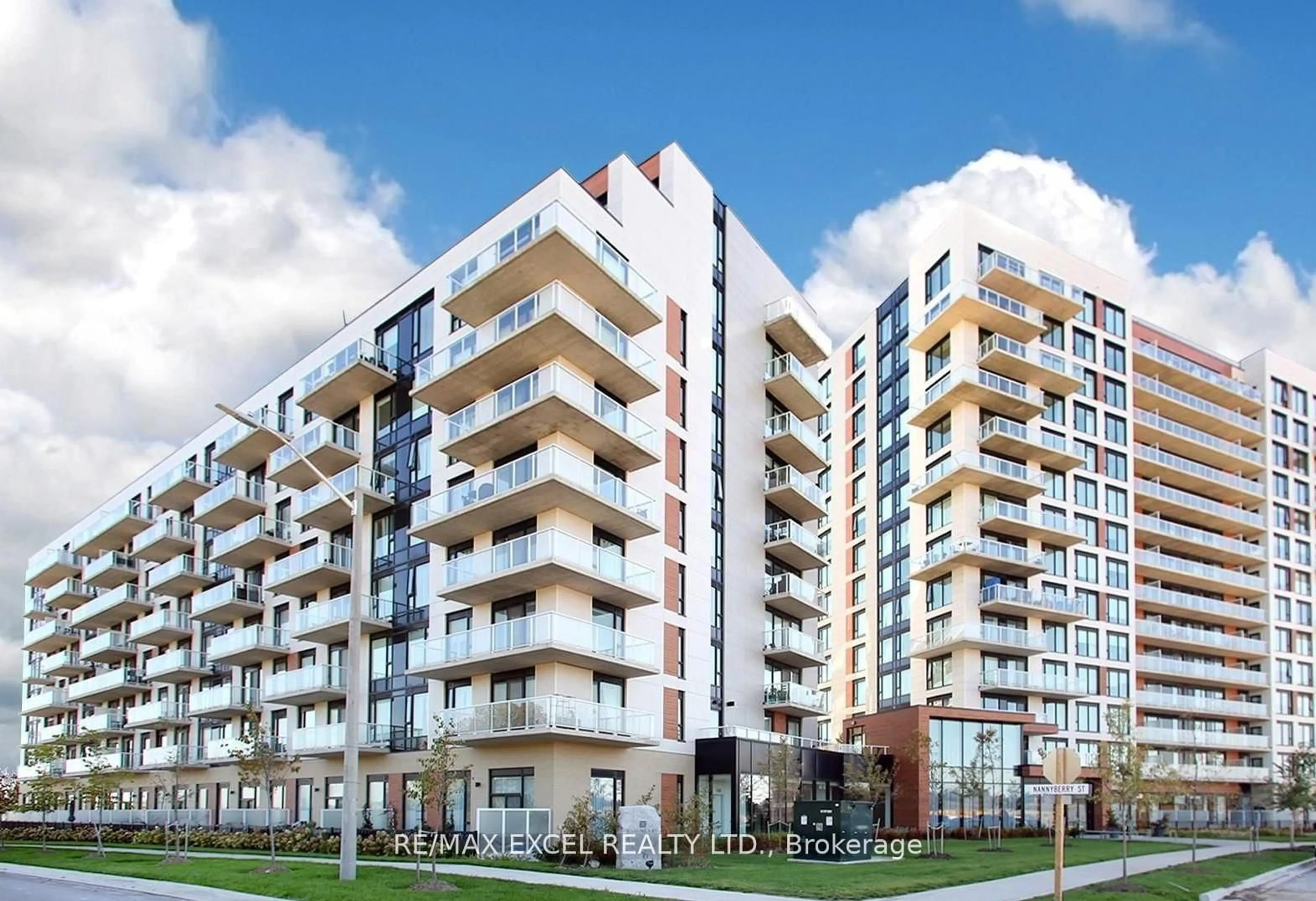 Patio, building for 6 David Eyer Rd #407, Richmond Hill Ontario L4S 0N5