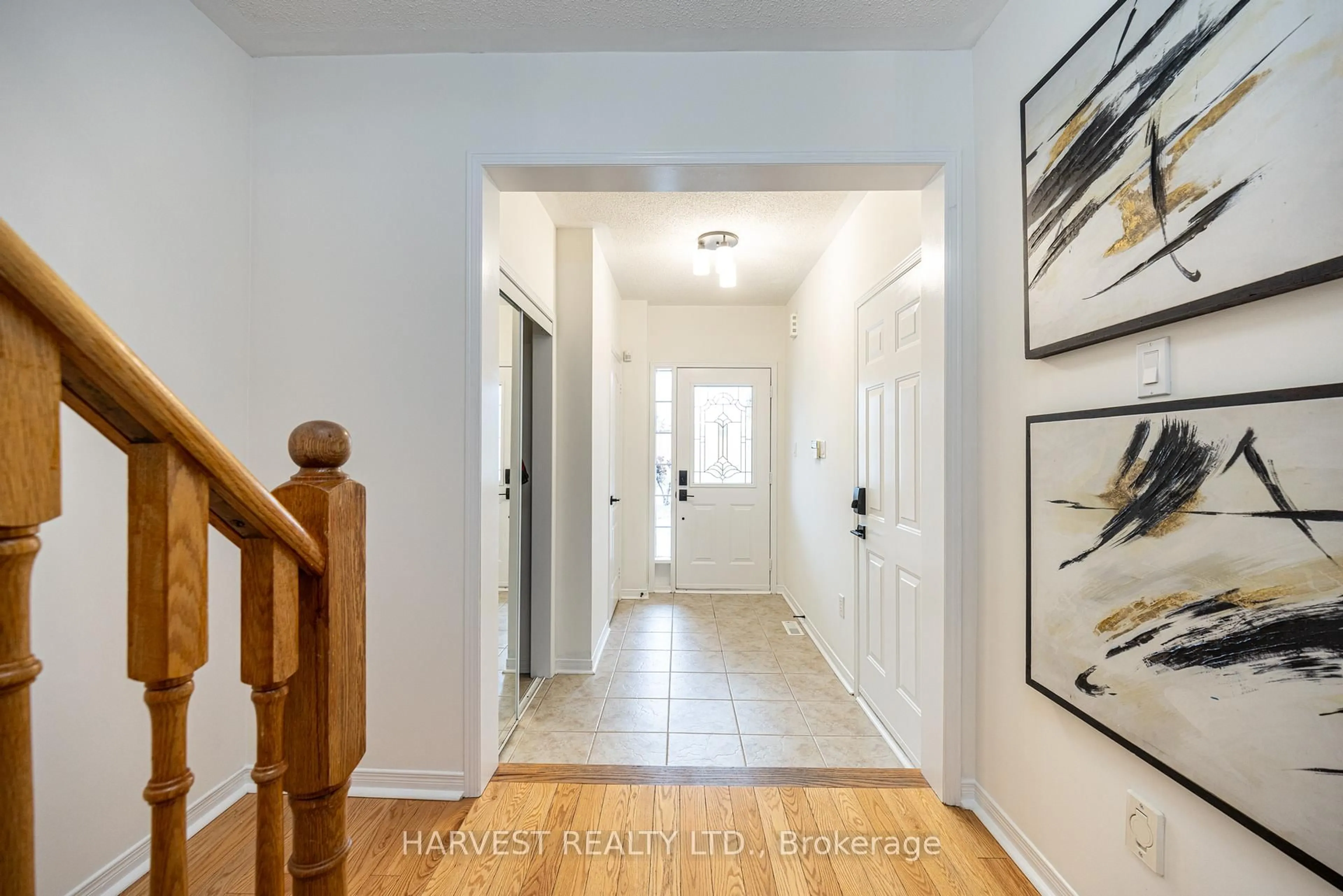 Indoor entryway for 177 Vanguard Rd, Vaughan Ontario L4K 5G8