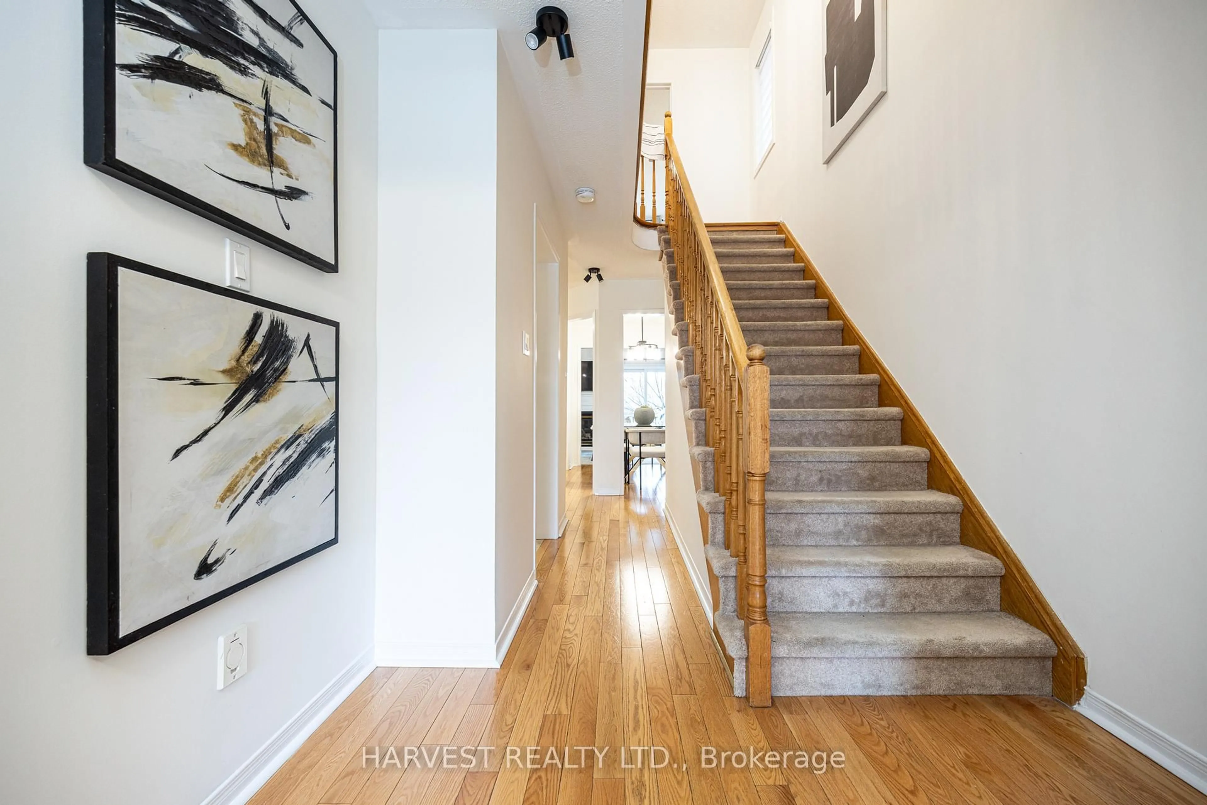 Indoor entryway for 177 Vanguard Rd, Vaughan Ontario L4K 5G8