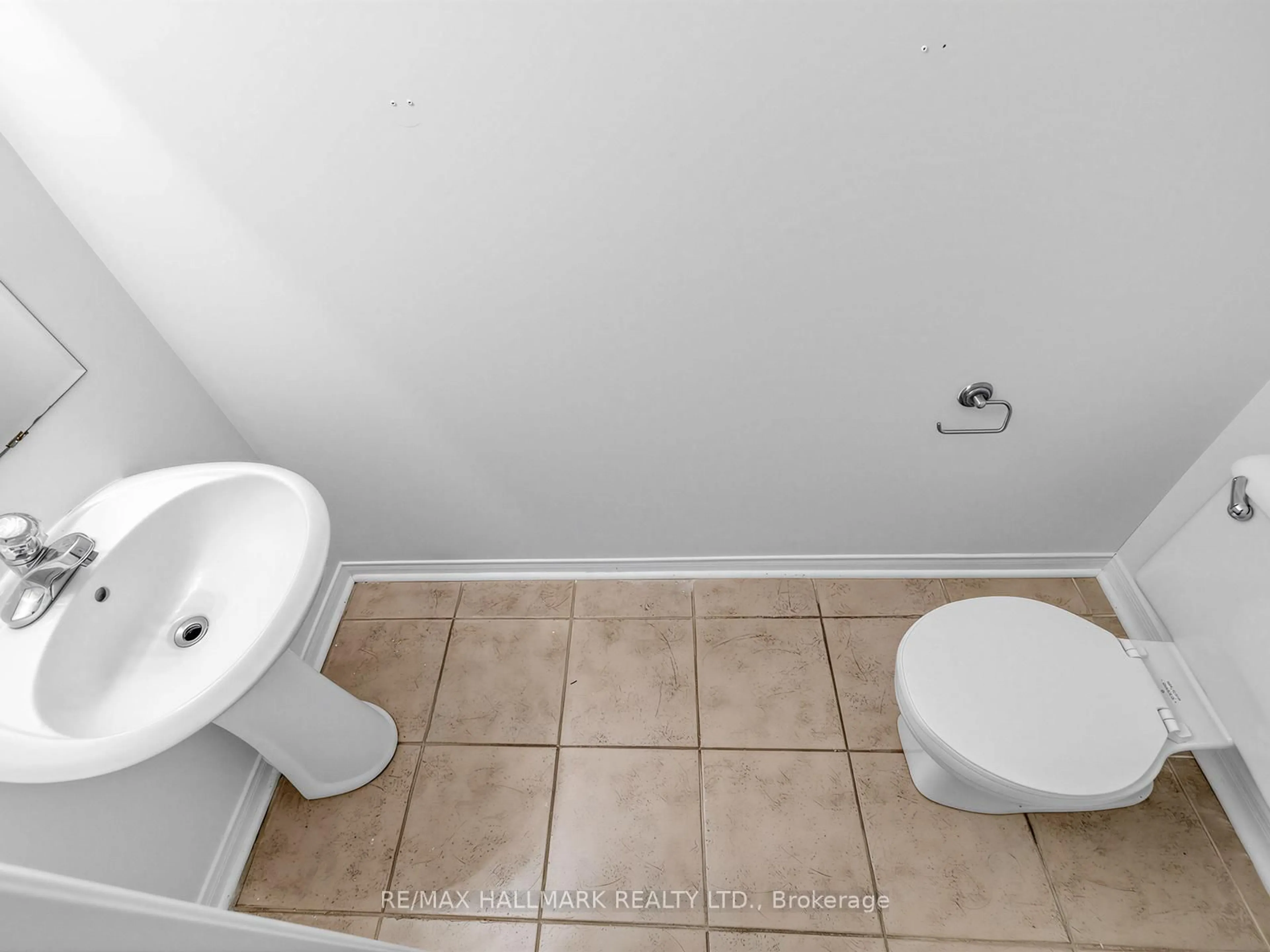 A pic of a room for 51 Northern Heights Dr #2B, Richmond Hill Ontario L4B 4C9