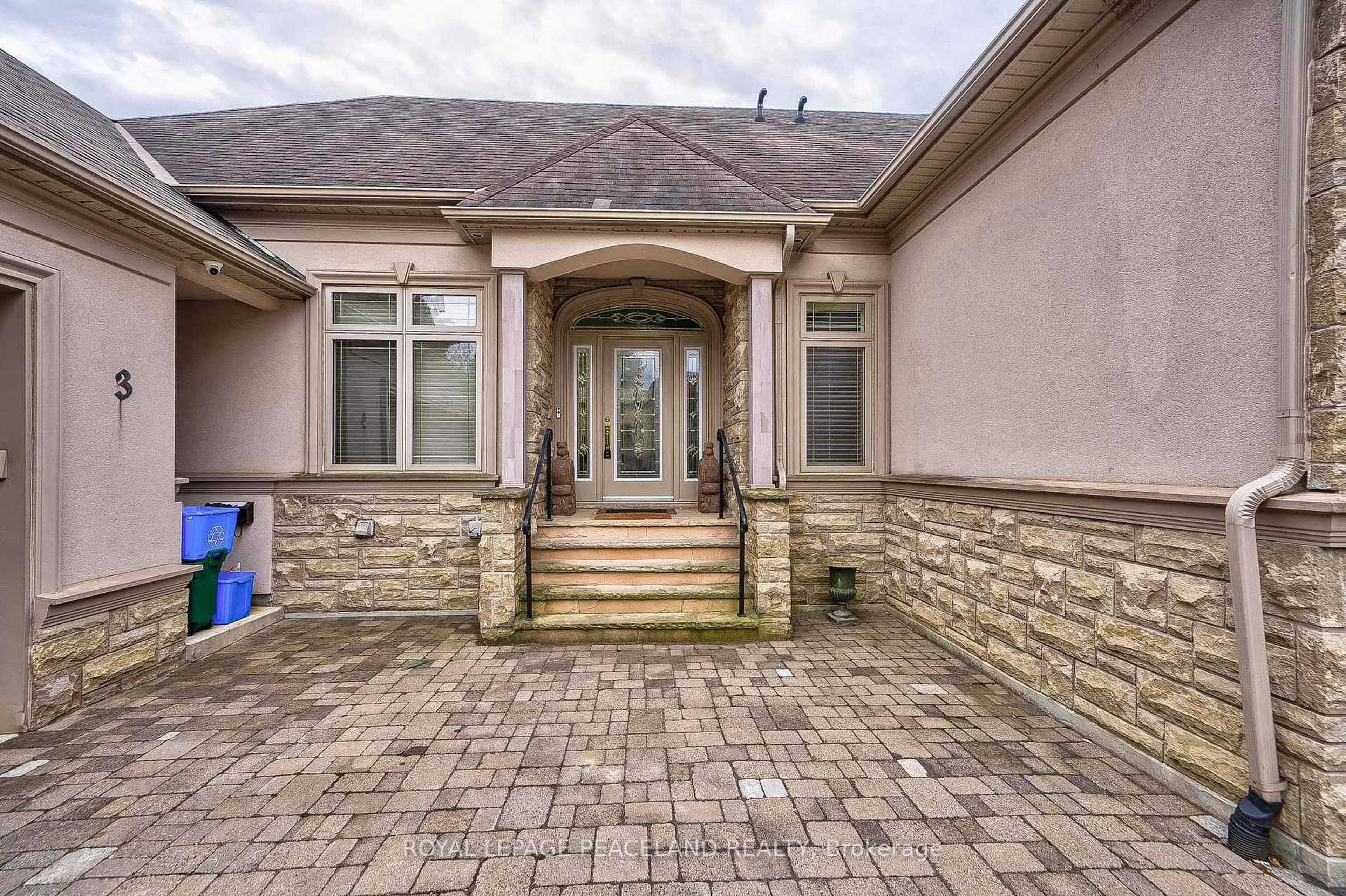 Unknown for 3 River Bend Rd, Markham Ontario L3R 1K3