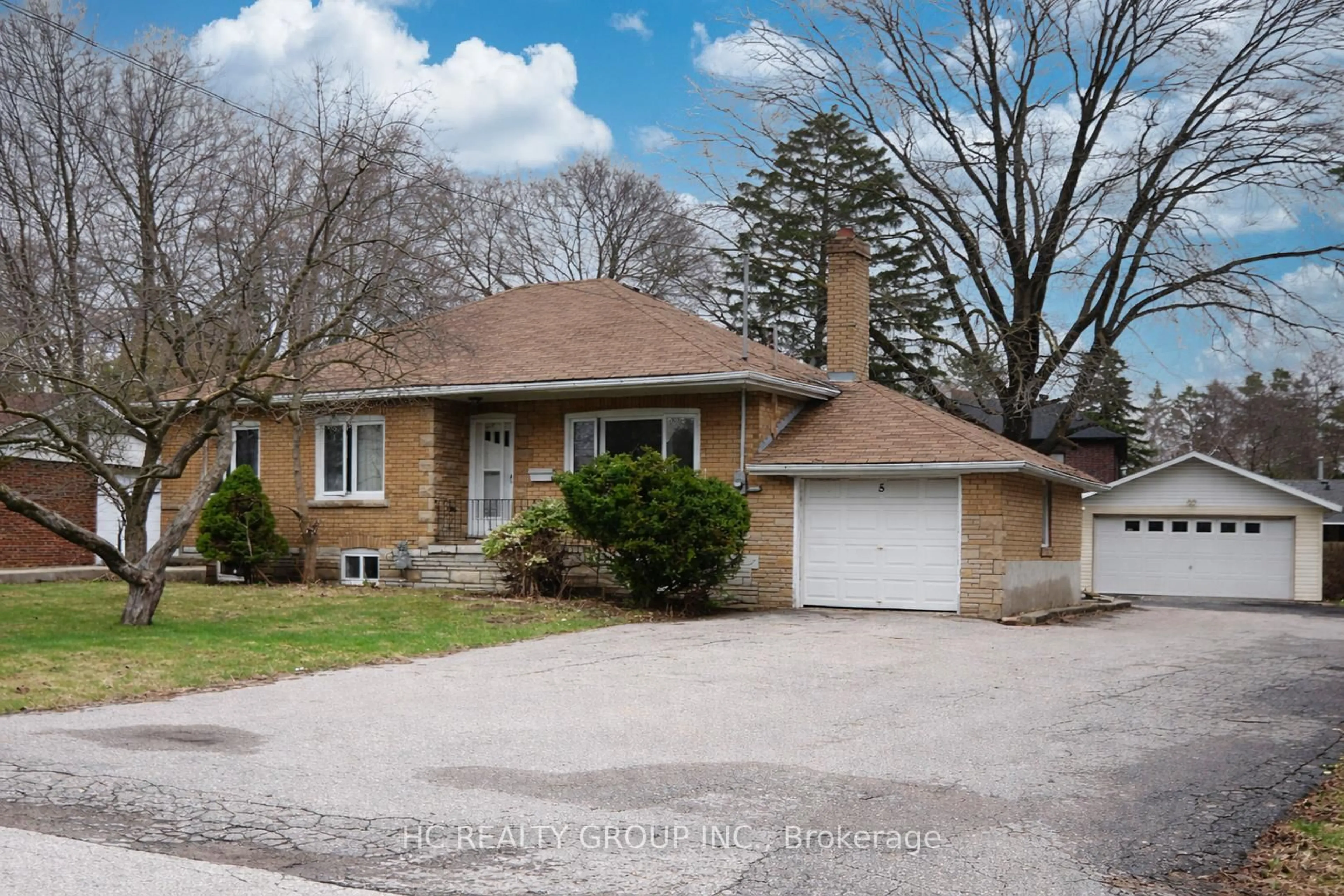 Home with brick exterior material, street for 5 Grandview Blvd, Markham Ontario L3P 1E9
