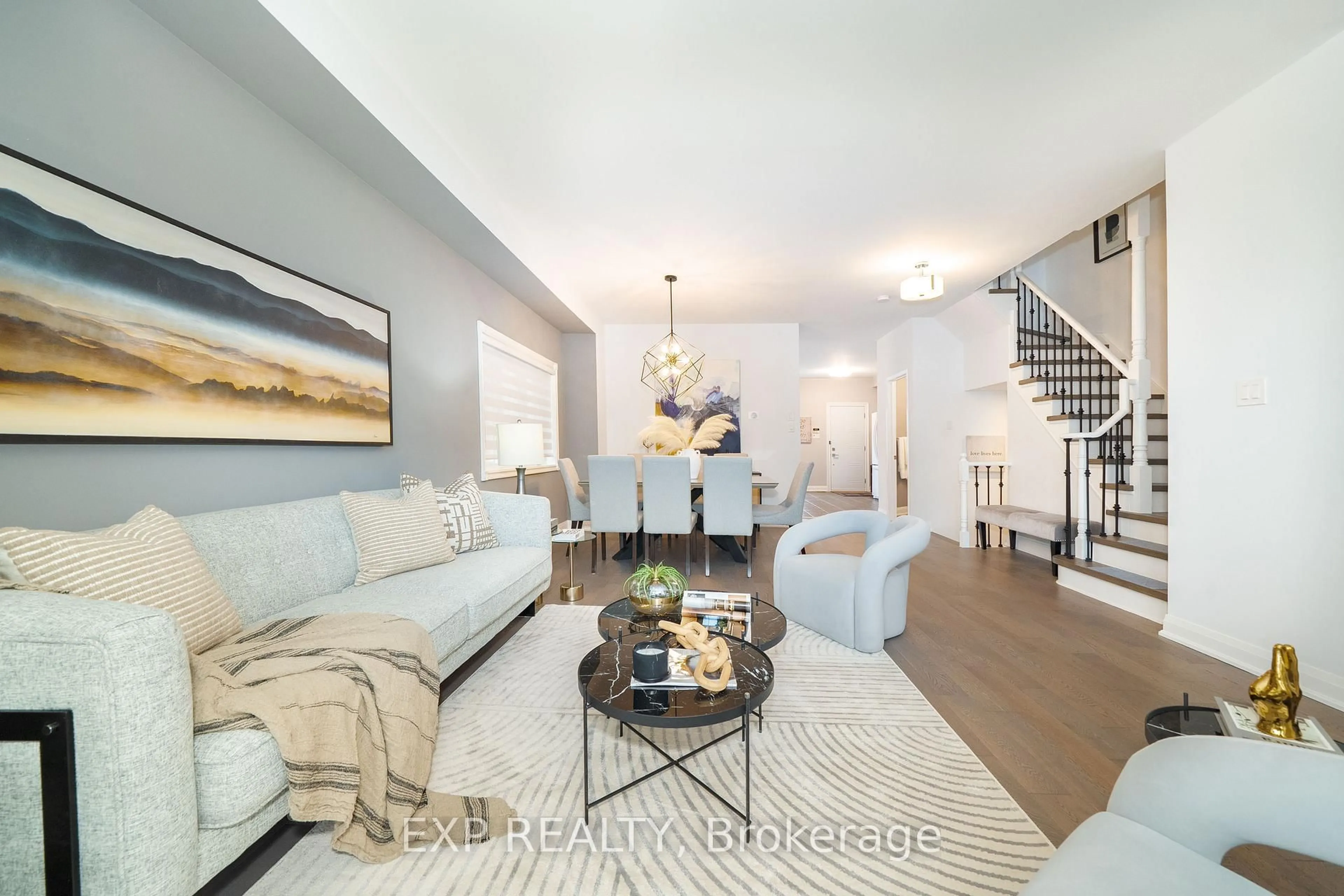 Living room with furniture, unknown for 86 Bassett Ave, Richmond Hill Ontario L4B 4G1