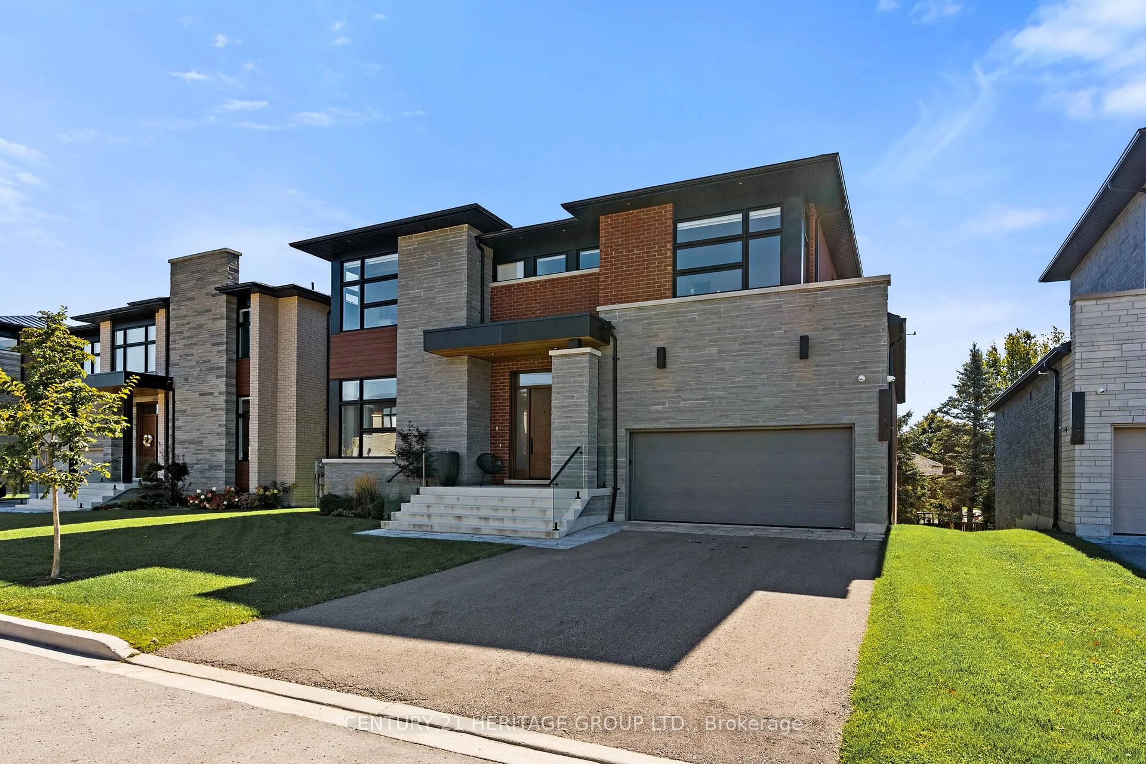 Home with brick exterior material, street for 30 Limerick St, Richmond Hill Ontario L4E 3W9