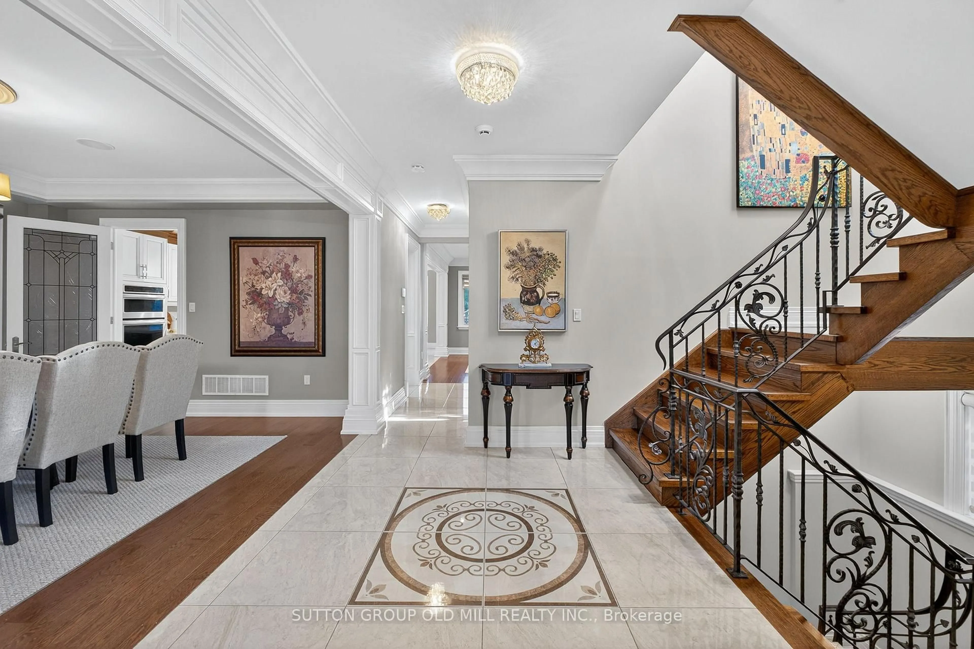 Indoor entryway for 7 Cousins Dr, Aurora Ontario L4G 1B2