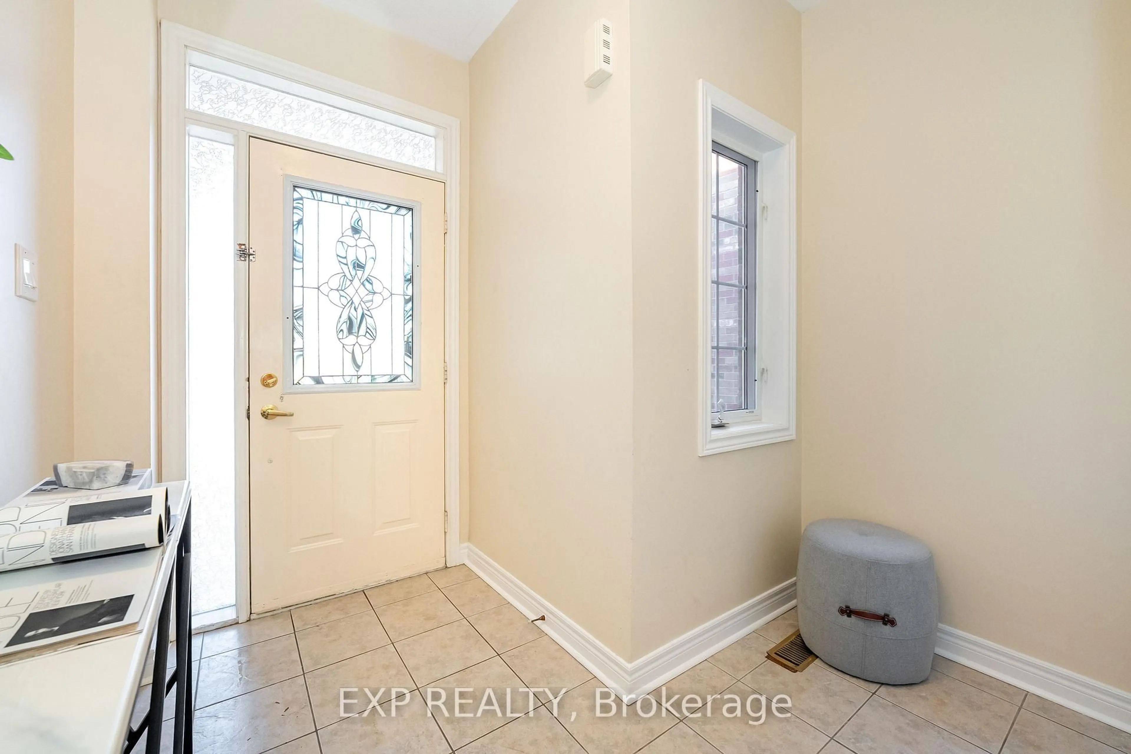 Indoor entryway for 73 Kimono Cres, Richmond Hill Ontario L4S 2G1