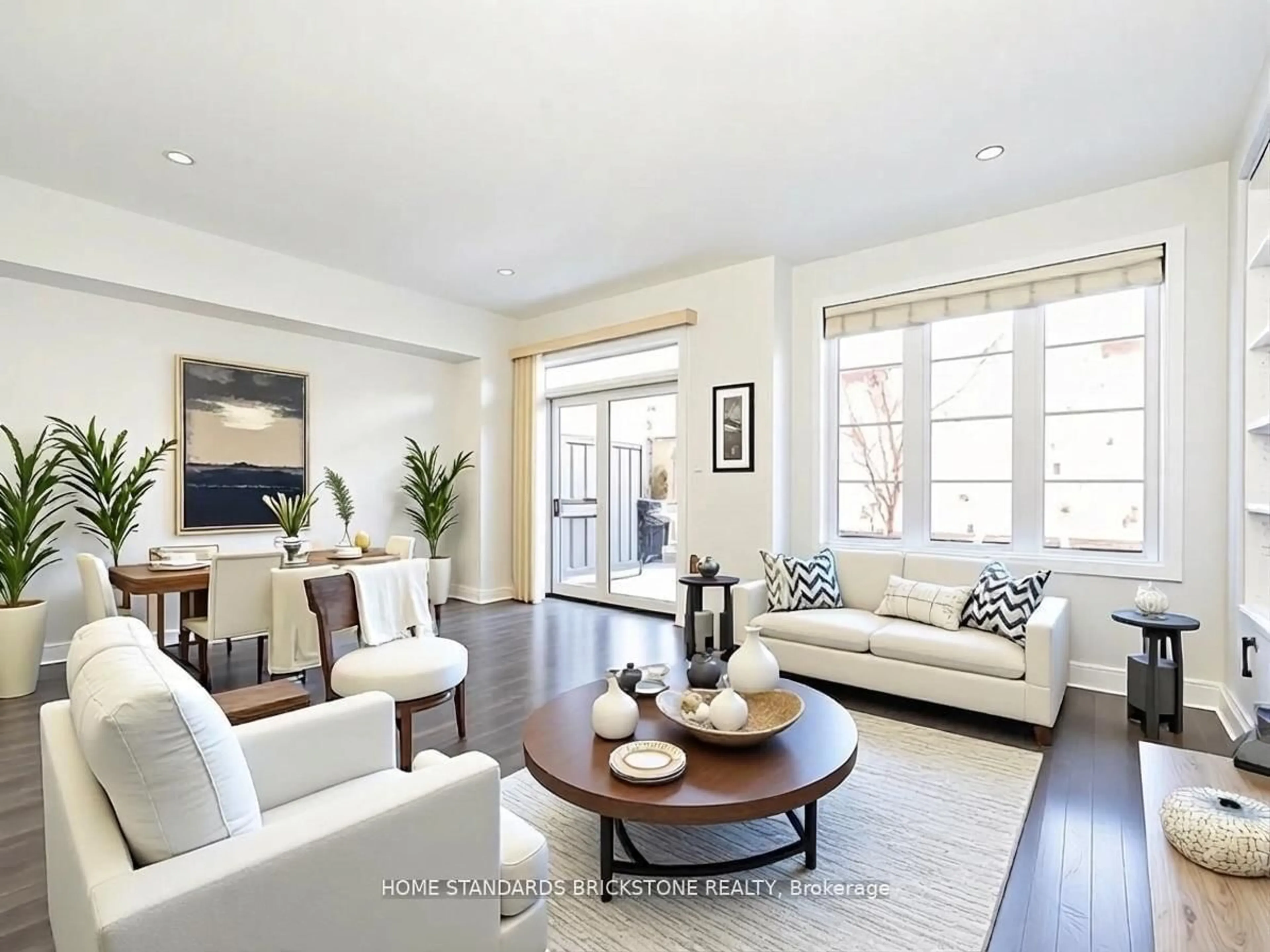 Living room with furniture, unknown for 382 Highway 7 #TH15, Richmond Hill Ontario L4B 0C5