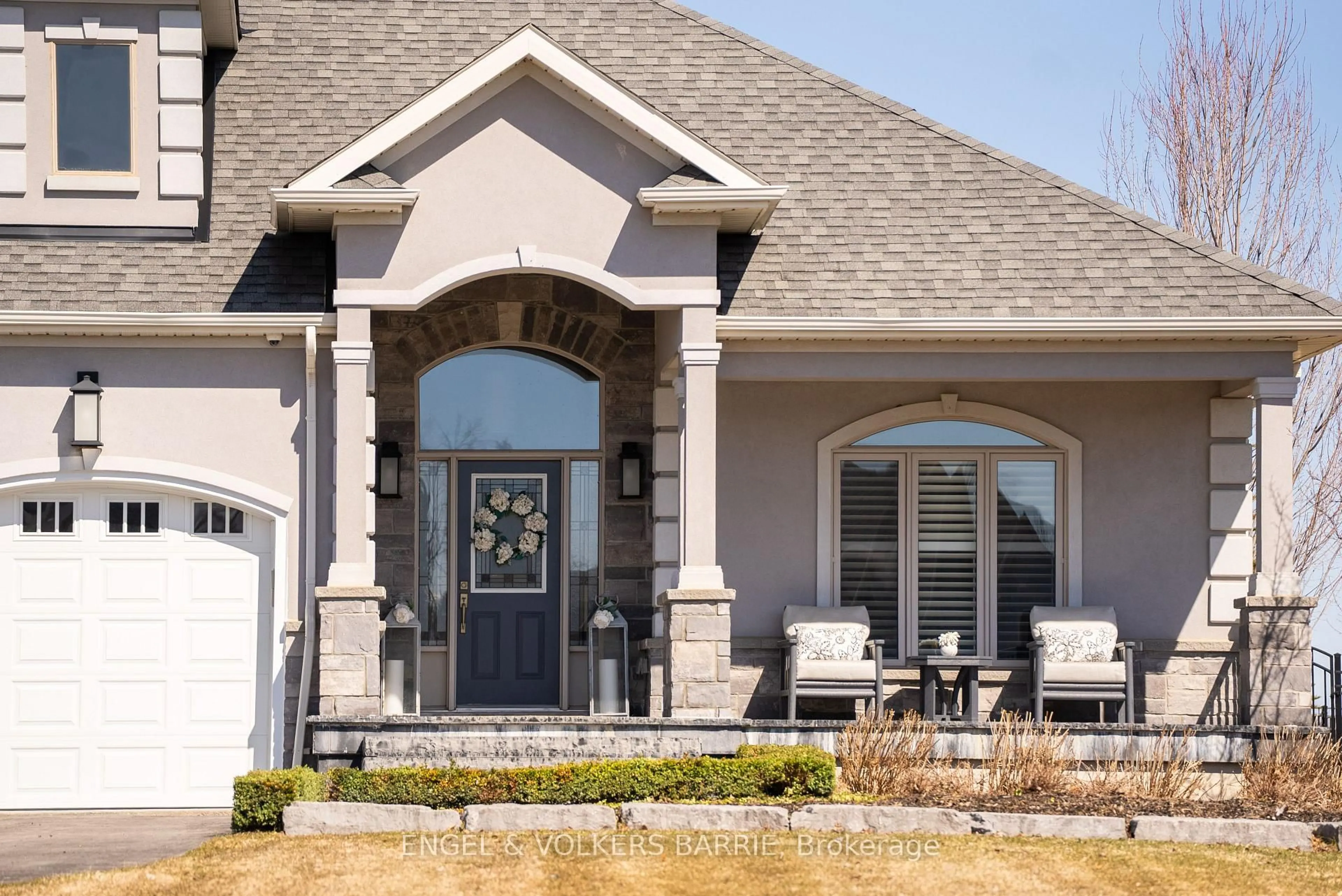 Home with vinyl exterior material, street for 327 Sunnybrae Ave, Innisfil Ontario L9S 0K9