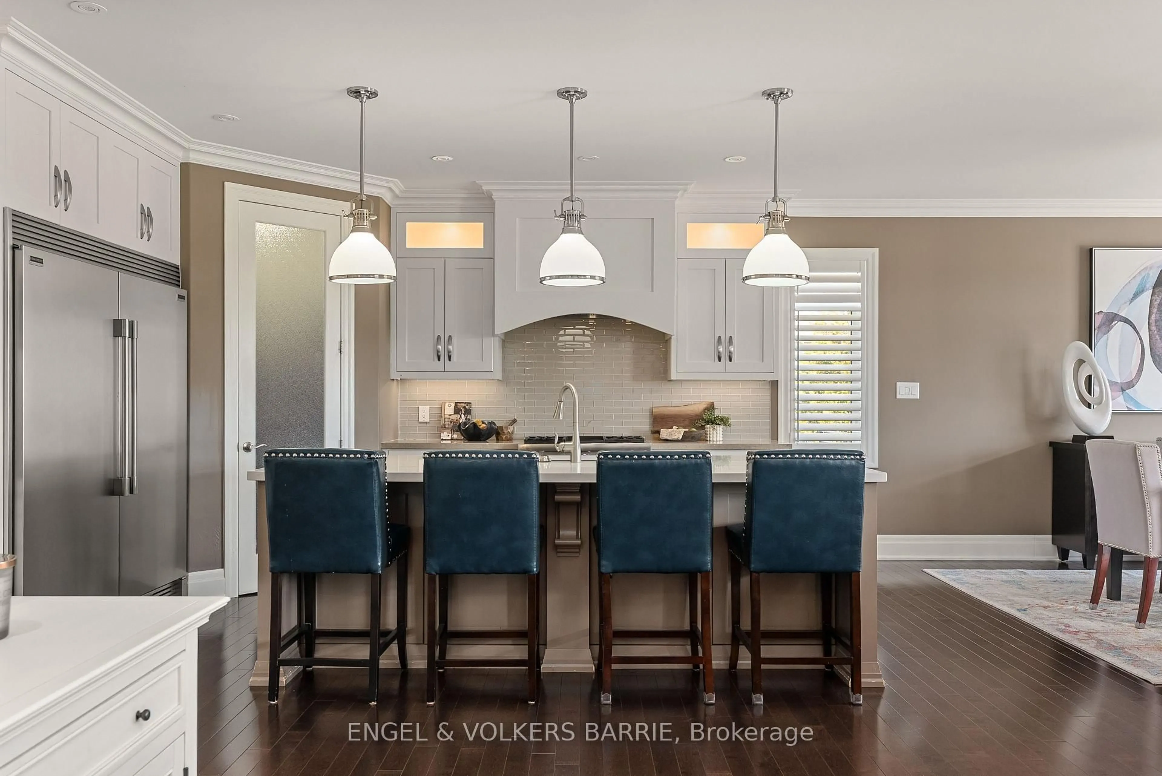 Open concept kitchen, unknown for 327 Sunnybrae Ave, Innisfil Ontario L9S 0K9