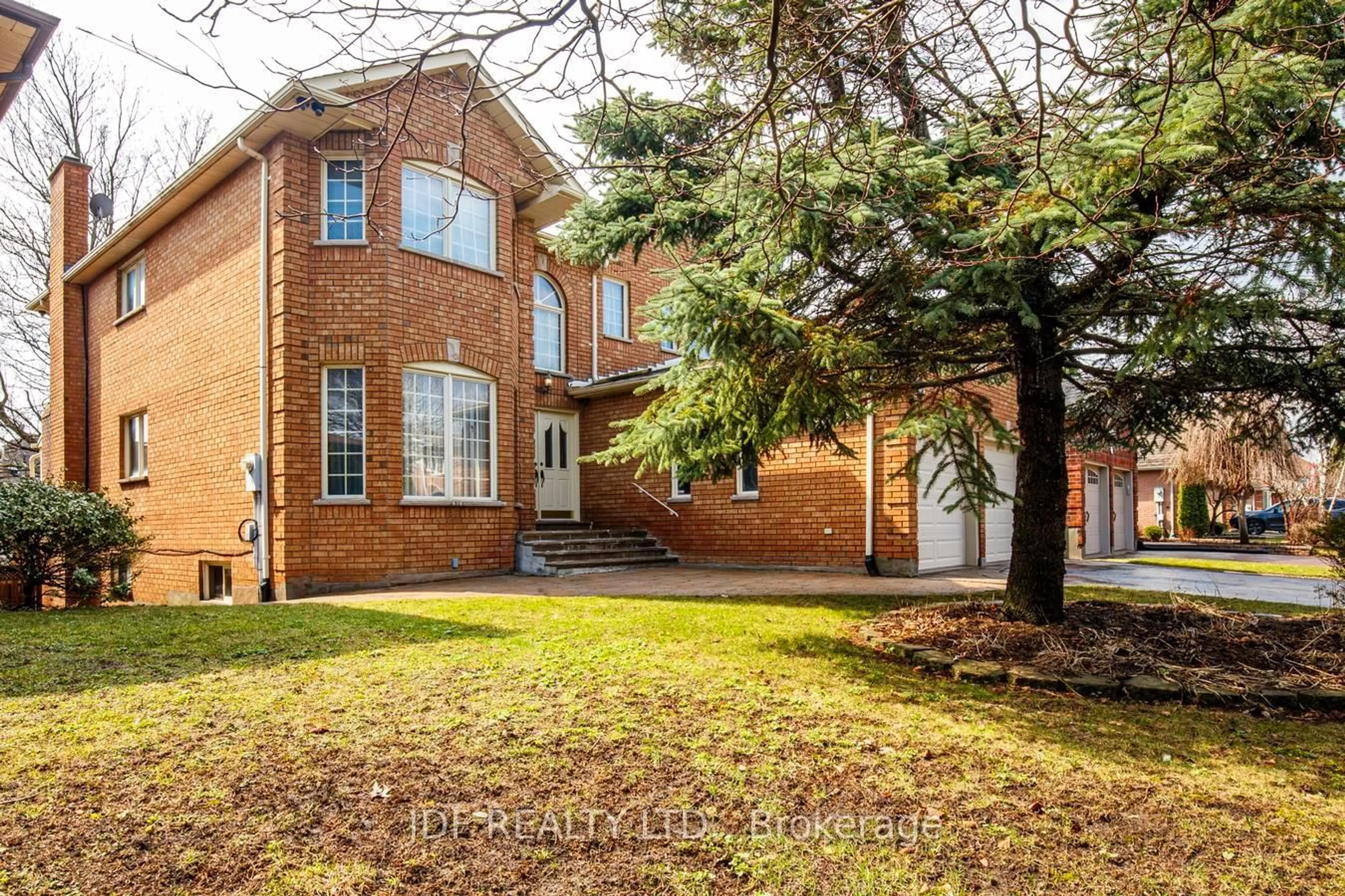 Home with brick exterior material, street for 24 Whalen Crt, Richmond Hill Ontario L4C 9T4
