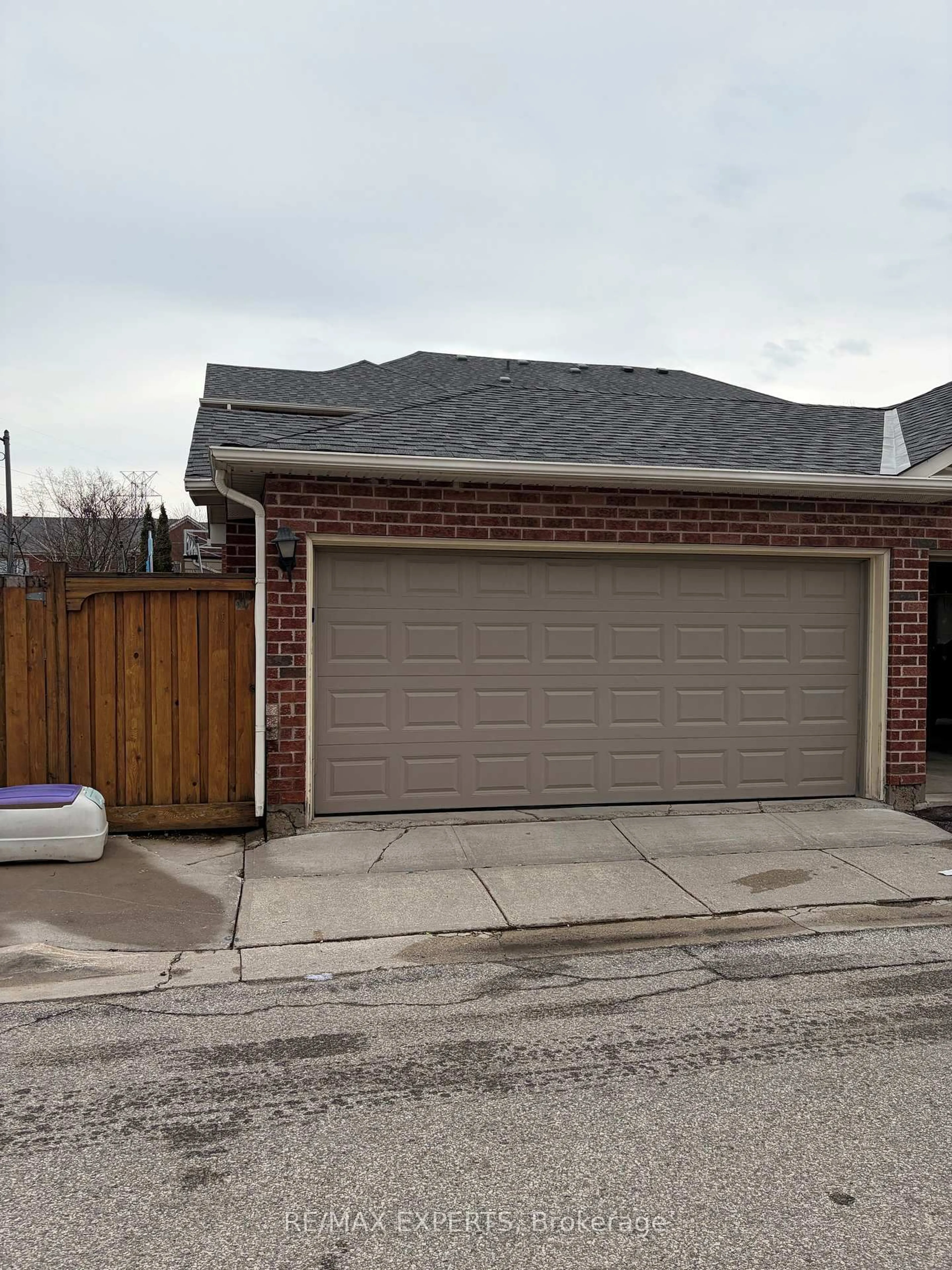 Indoor garage for 672 Napa Valley Ave, Vaughan Ontario L4H 2J1